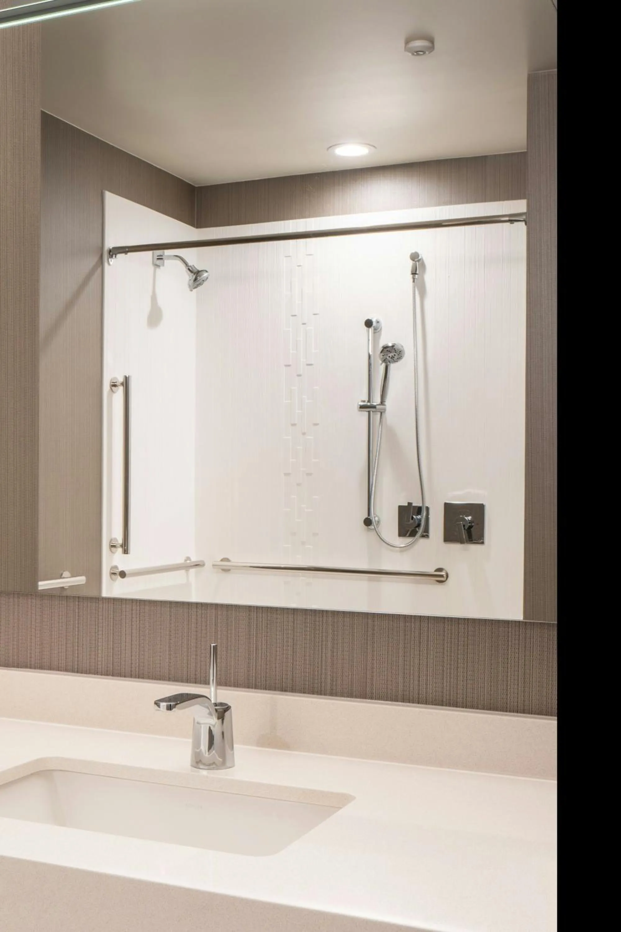 Bathroom in Courtyard by Marriott Salt Lake City Cottonwood