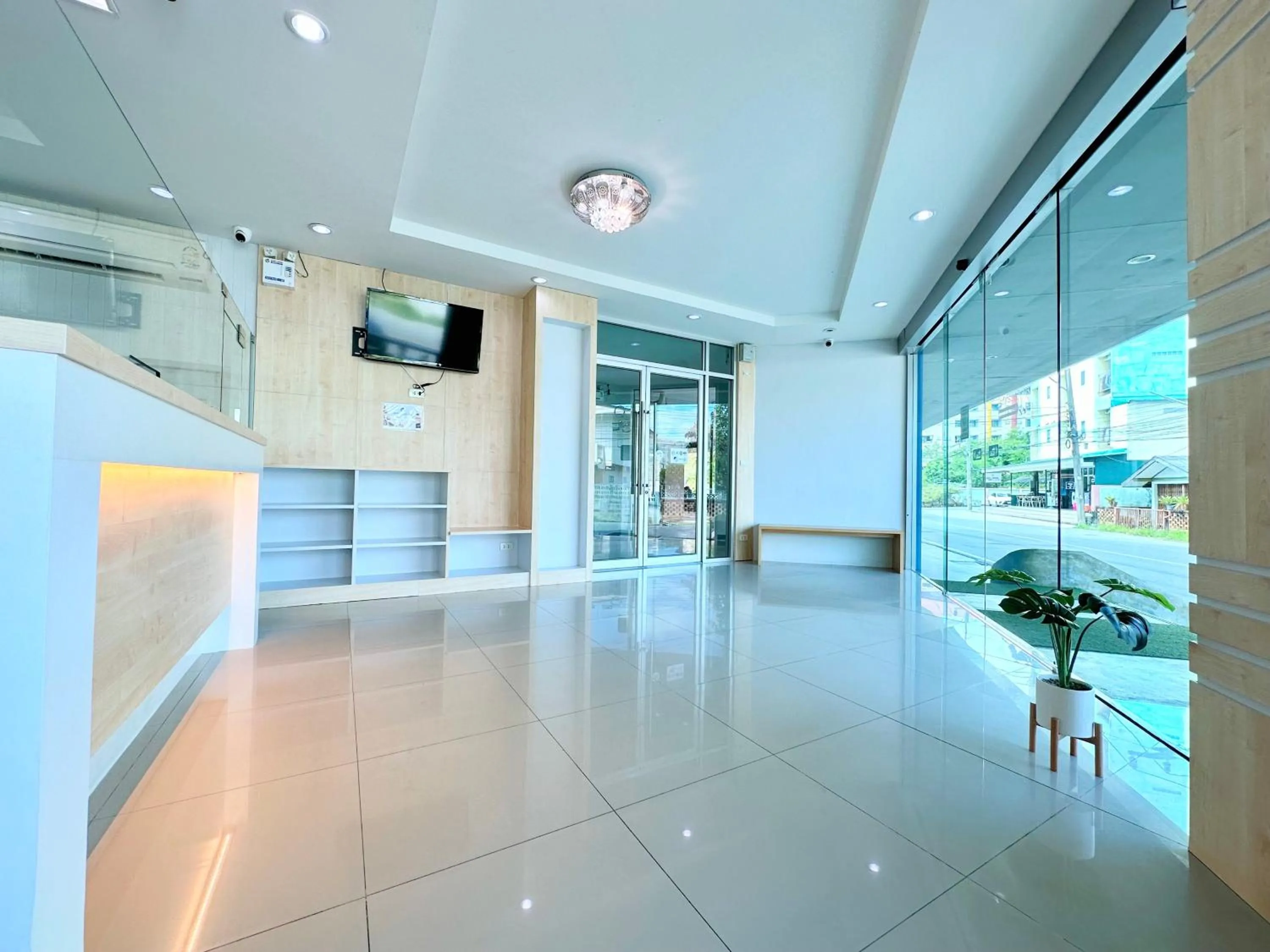 Property building in Sun Inn