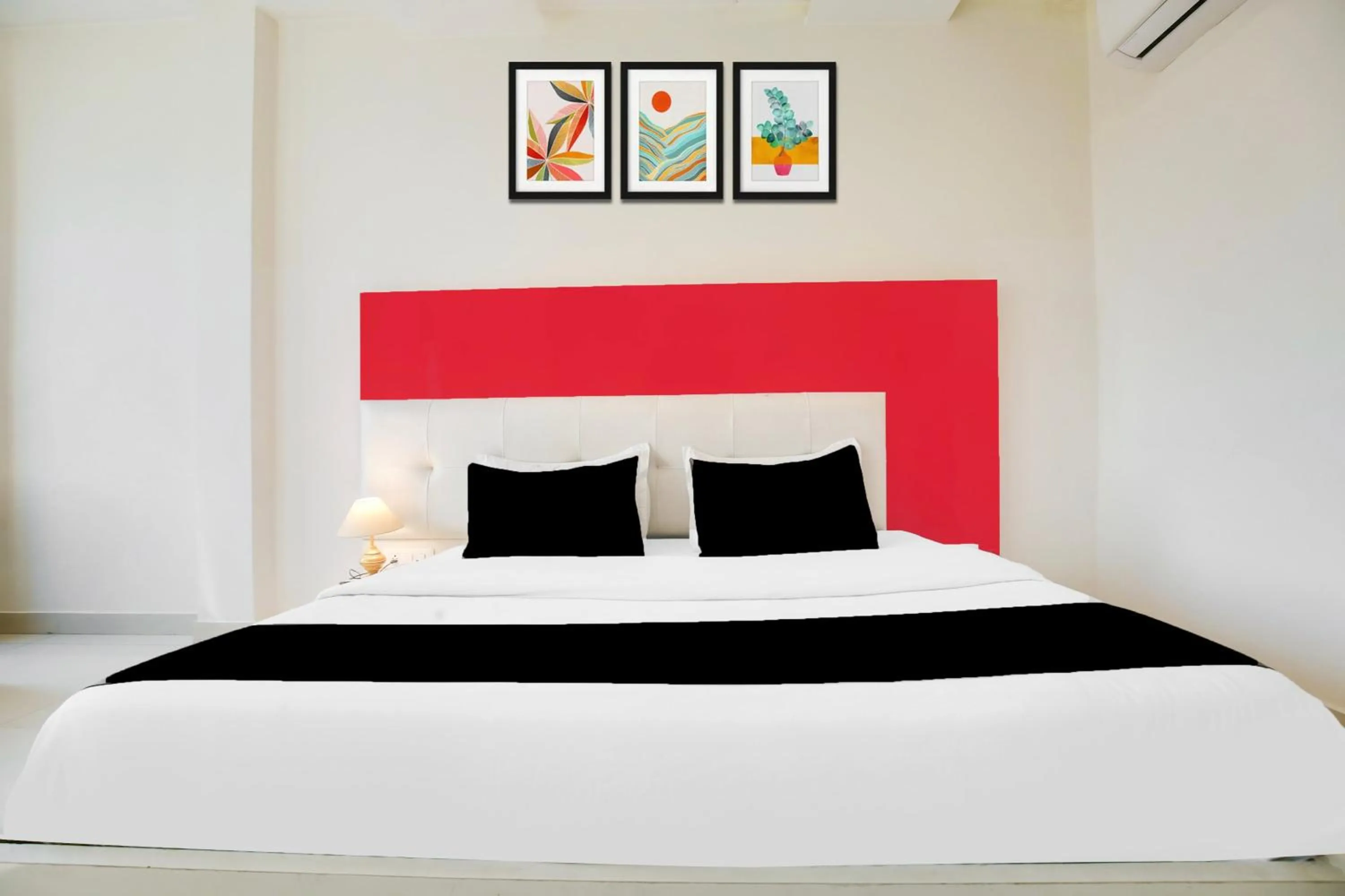 Bedroom, Bed in Super Collection O Amritsar Near Railway Station