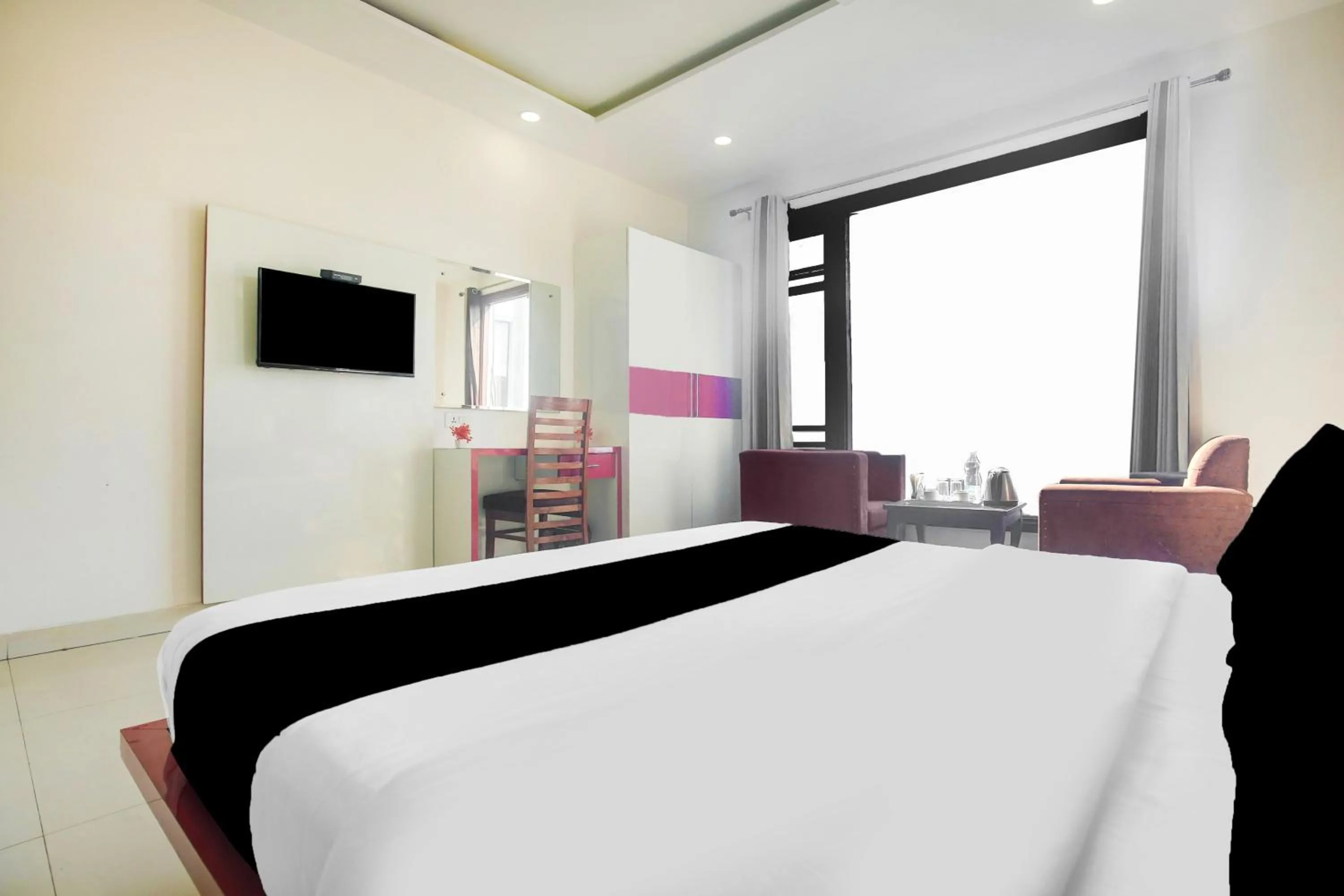 Bedroom, Bed in Super Collection O Amritsar Near Railway Station