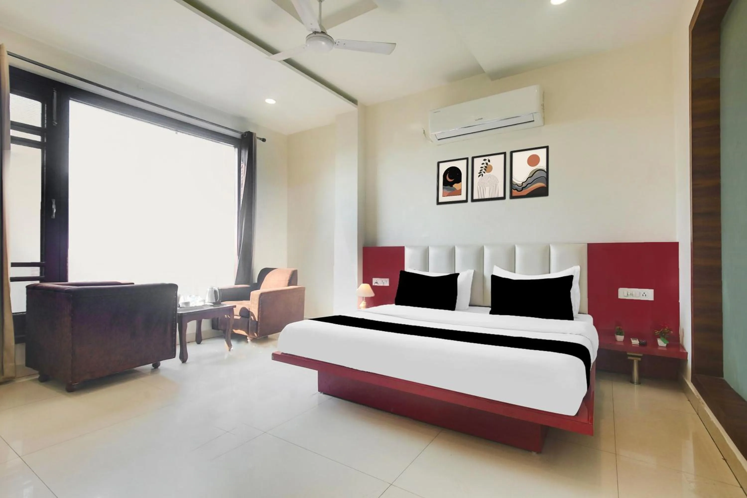 Bedroom, Bed in Super Collection O Amritsar Near Railway Station