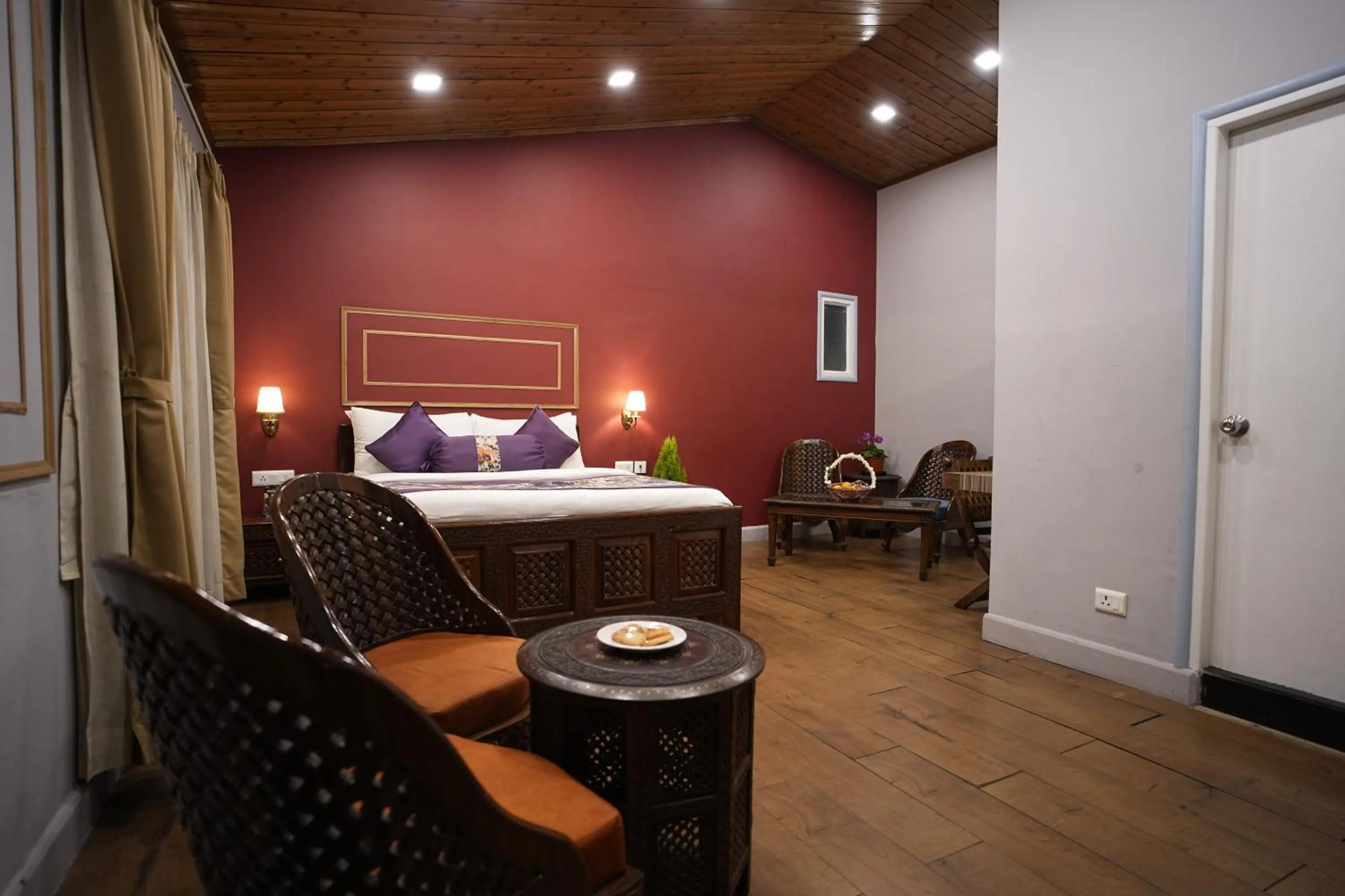 Bed in Mount Conifer Suites & Spa