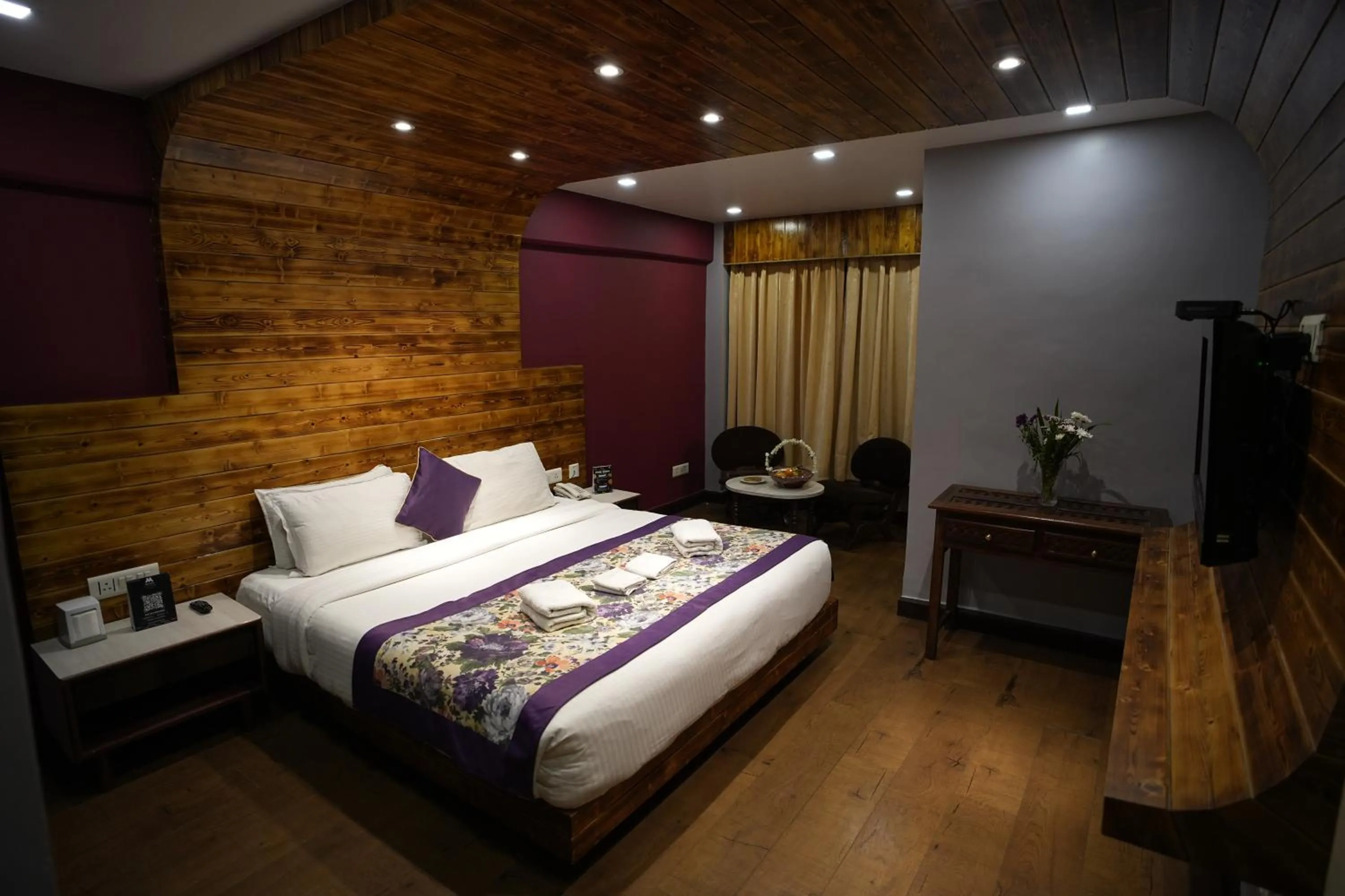 Bed in Mount Conifer Suites & Spa