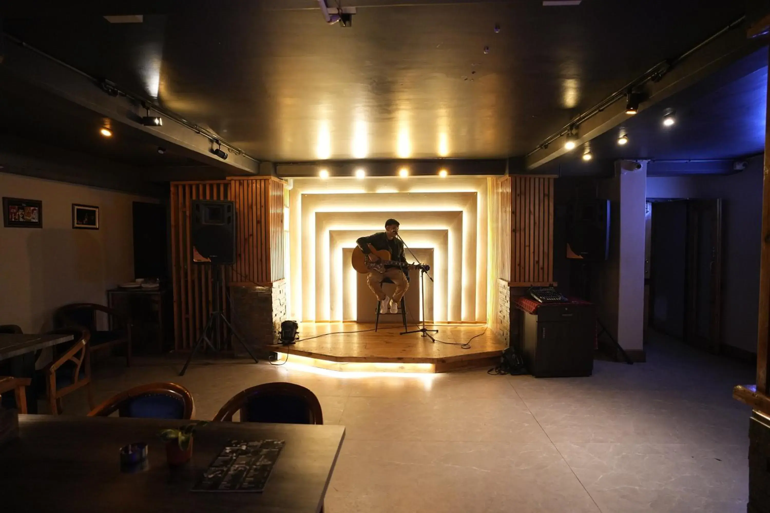 Lounge or bar in Mount Conifer Suites & Spa Lounge or bar in Mount Conifer Suites & Spa