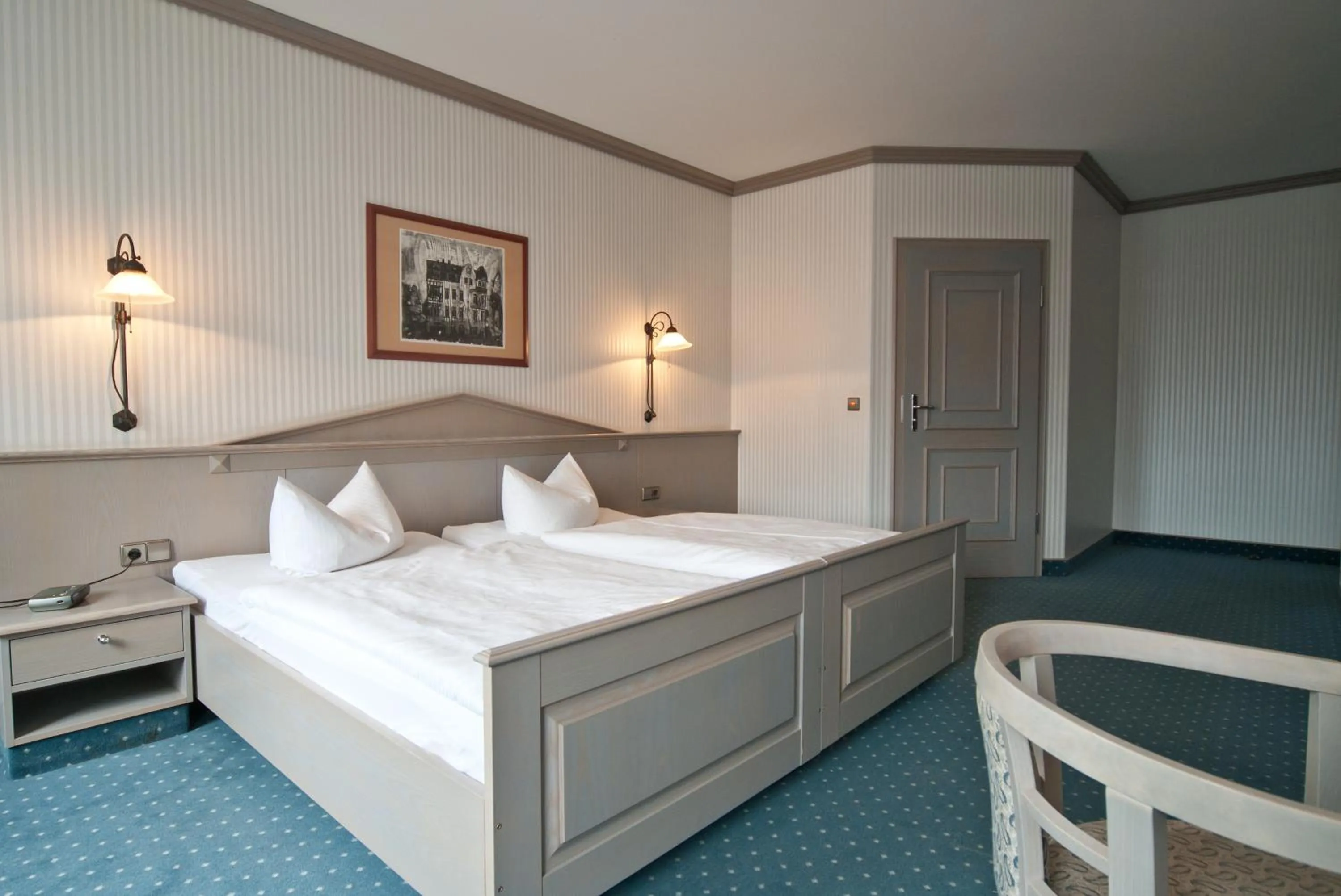 Decorative detail, Bed in Hotel DREI SCHWANEN - Ristorante Due Fratelli