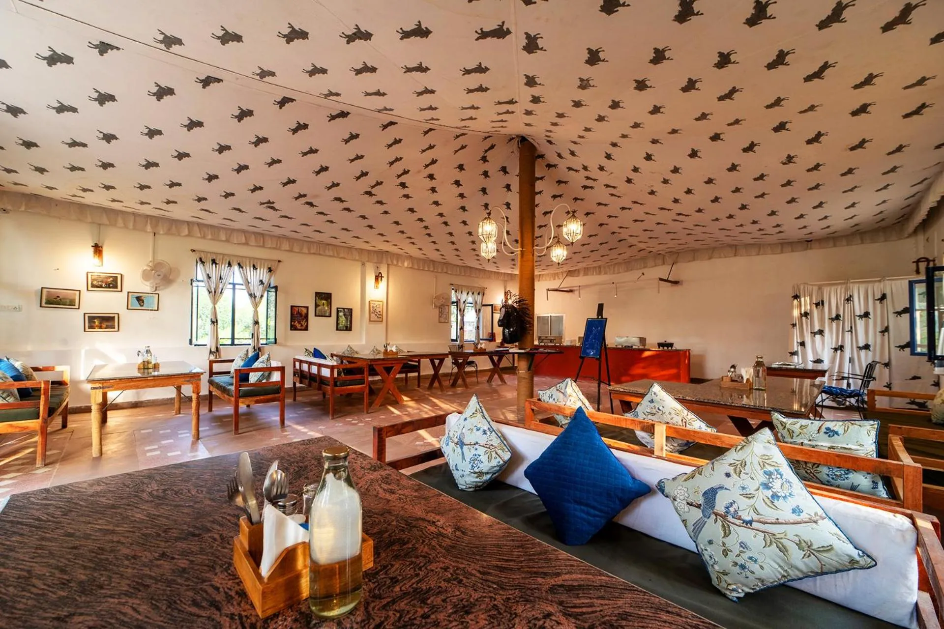 Restaurant/places to eat in Maa Ashapura Resort