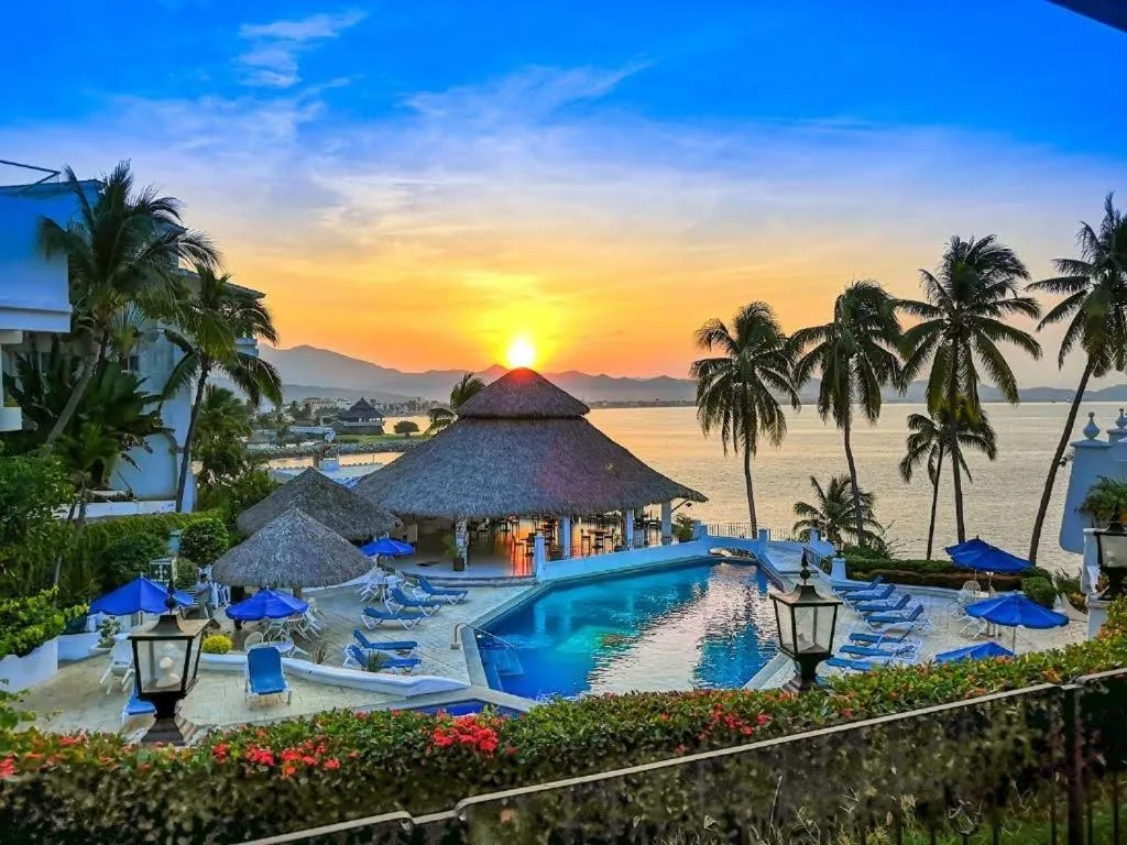 Restaurant/places to eat in Hermoso condominio en Bahía Manzanillo