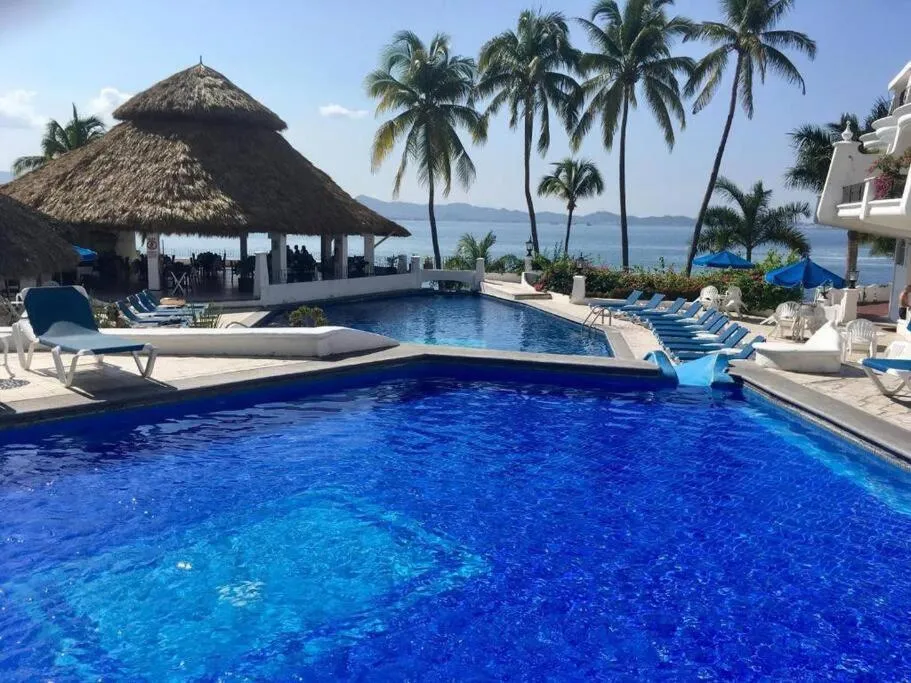 Restaurant/places to eat in Hermoso condominio en Bahía Manzanillo