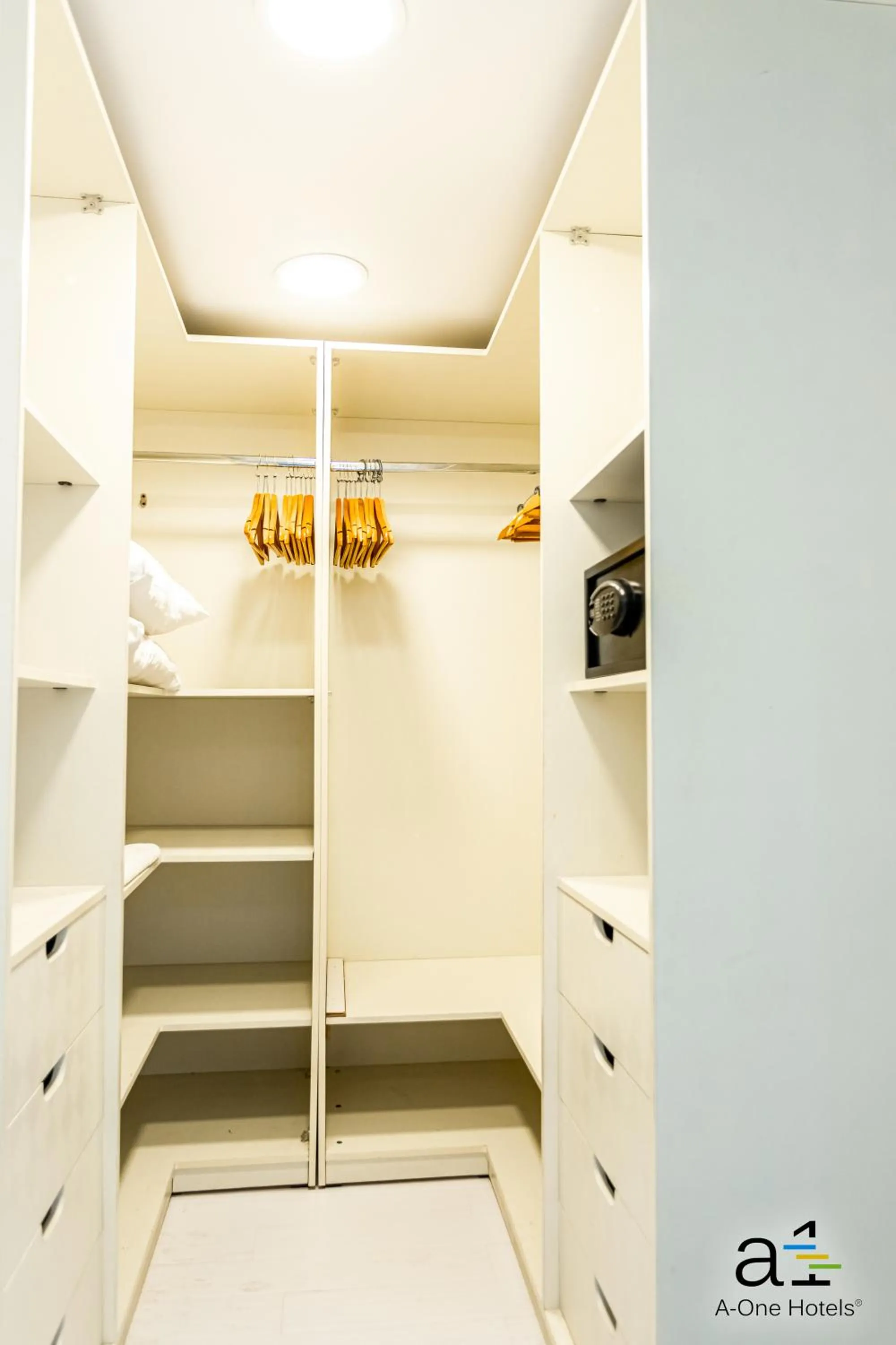 La Rosa Waves Beach - Couple & Families Only