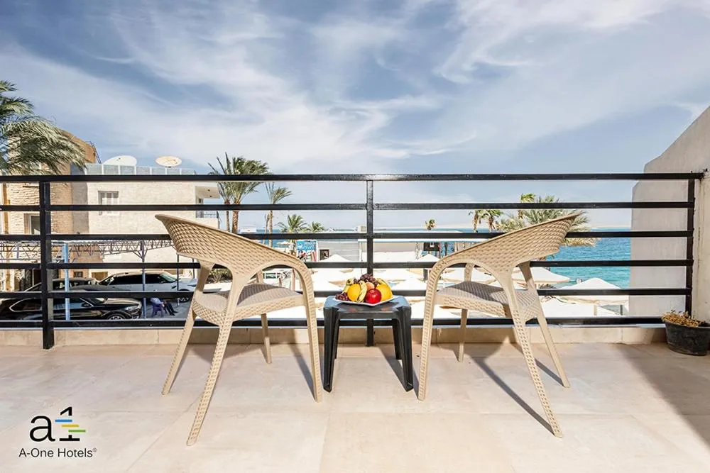 Sea view in La Rosa Waves Beach - Couple & Families Only