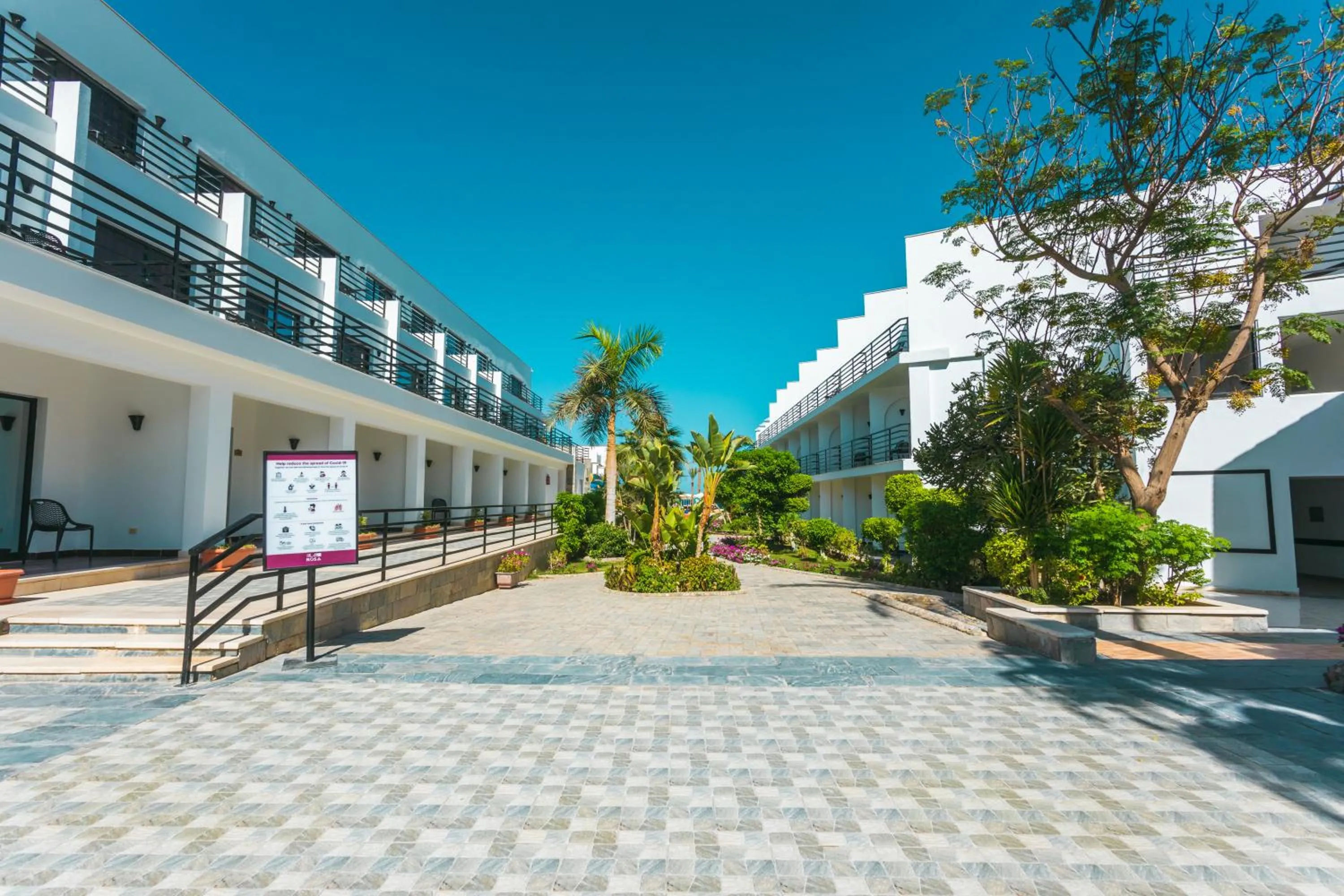 Facade/entrance in La Rosa Waves Beach - Couple & Families Only