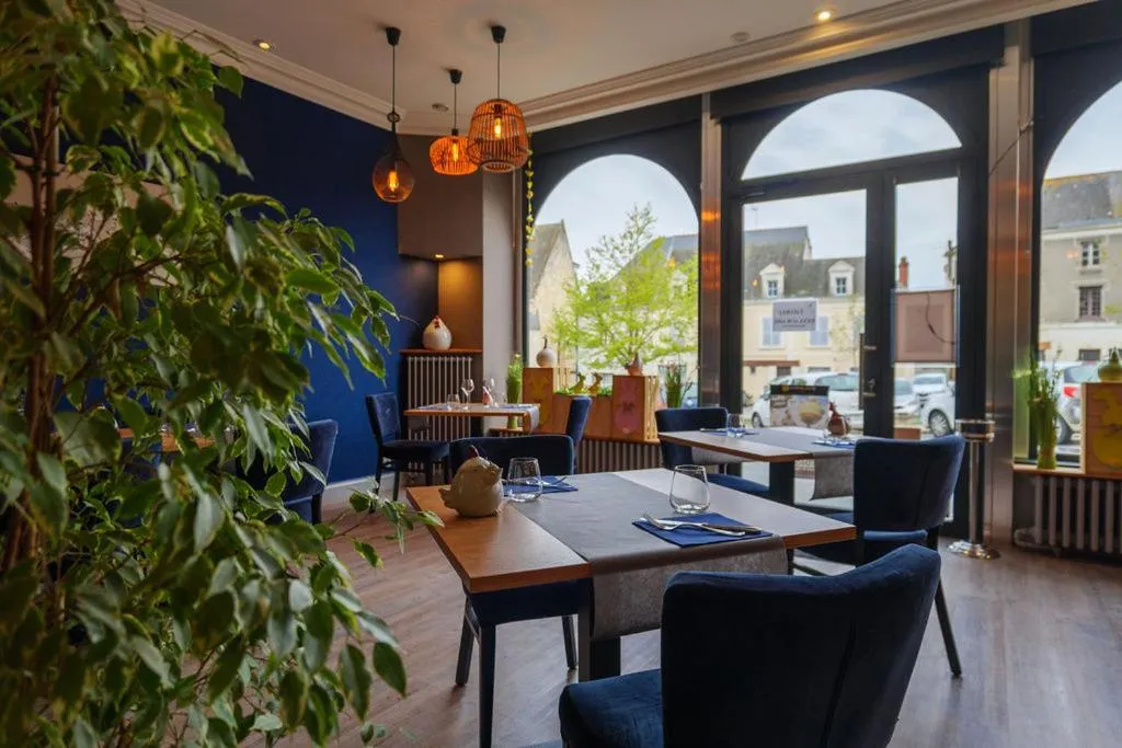 Restaurant/places to eat in Logis Loire Hotel - Les Cocottes Restaurant