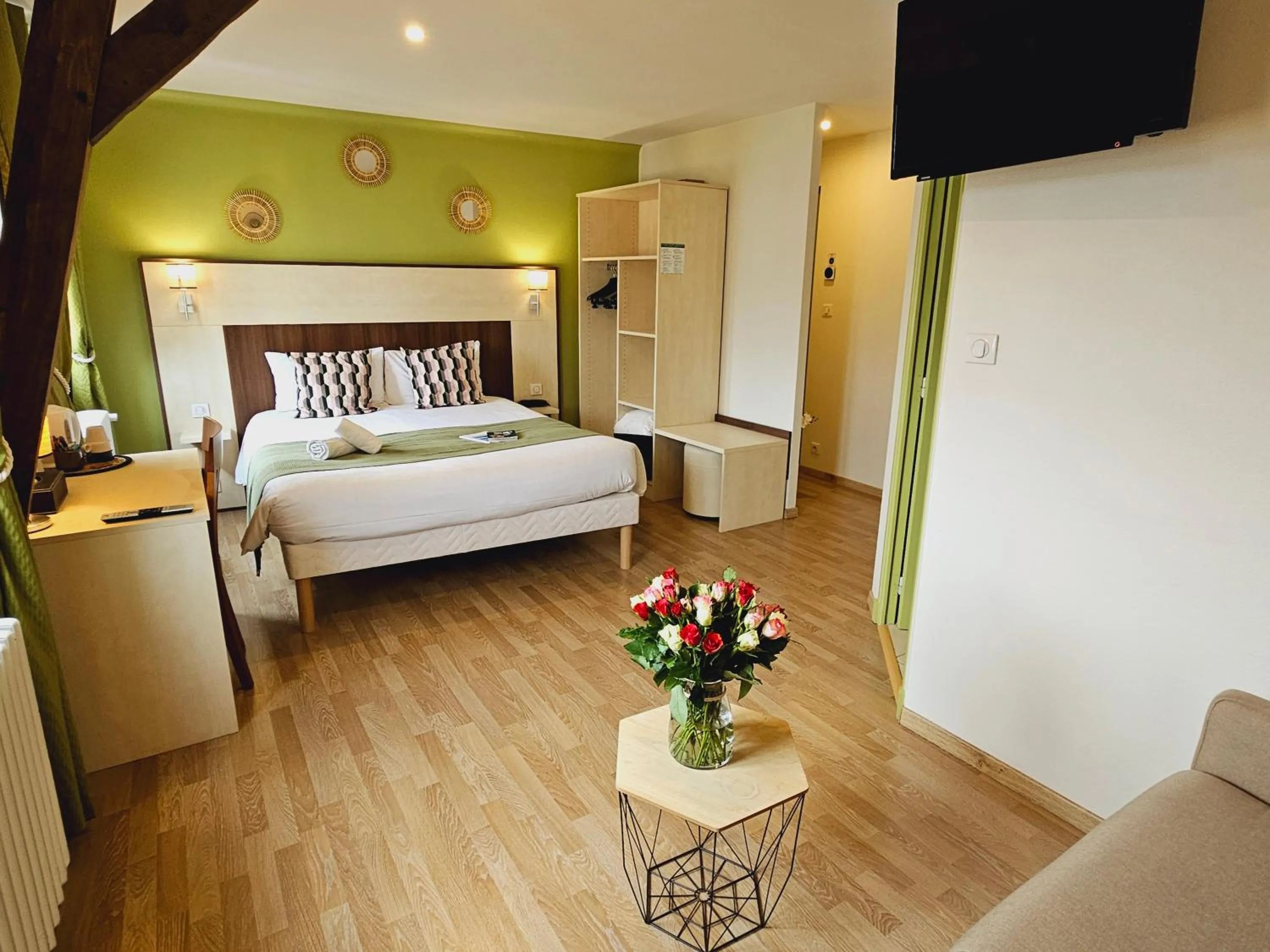 Bed in Logis Loire Hotel - Les Cocottes Restaurant