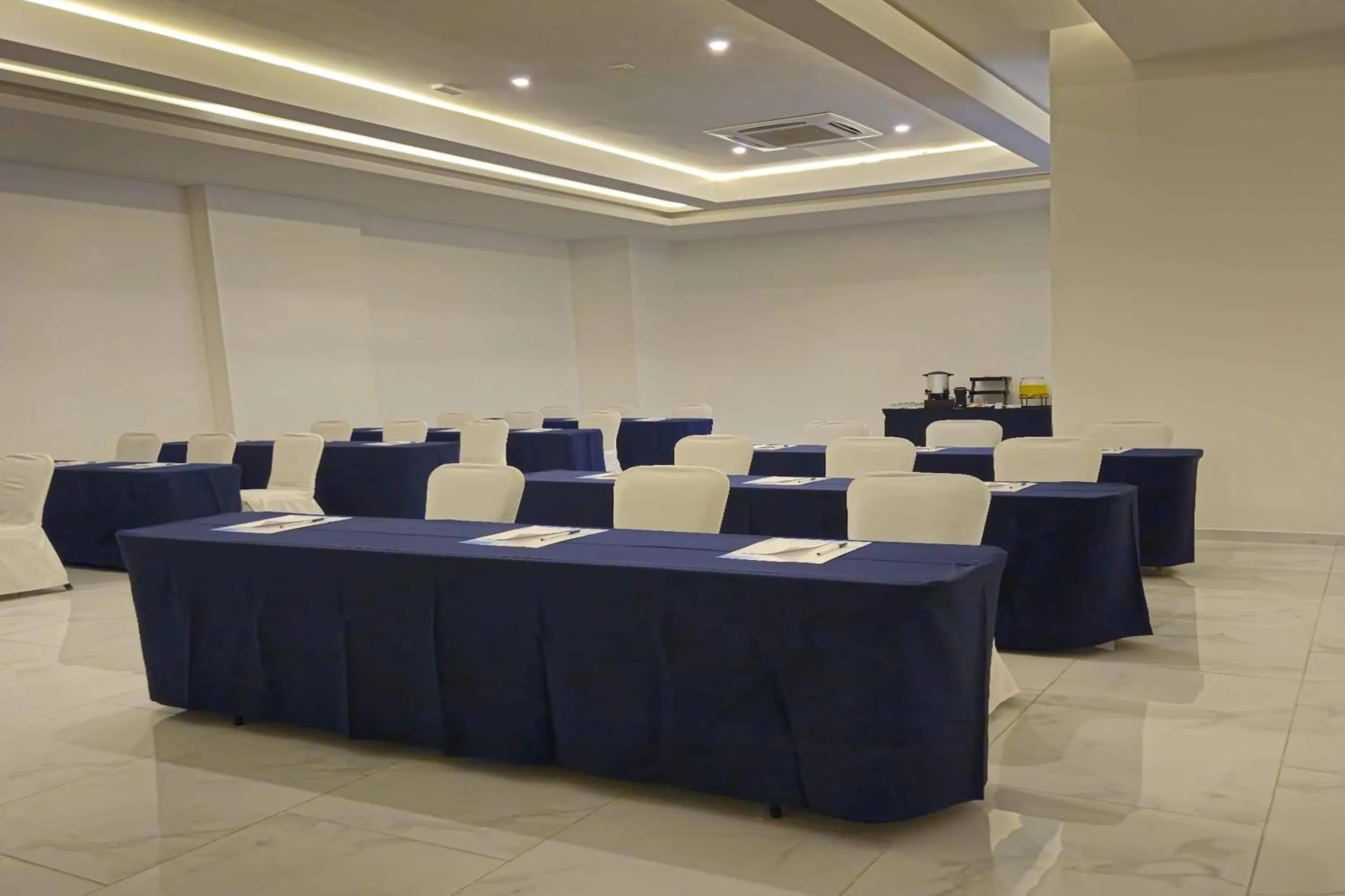 Meeting/conference room in Wyndham Puebla Angelopolis