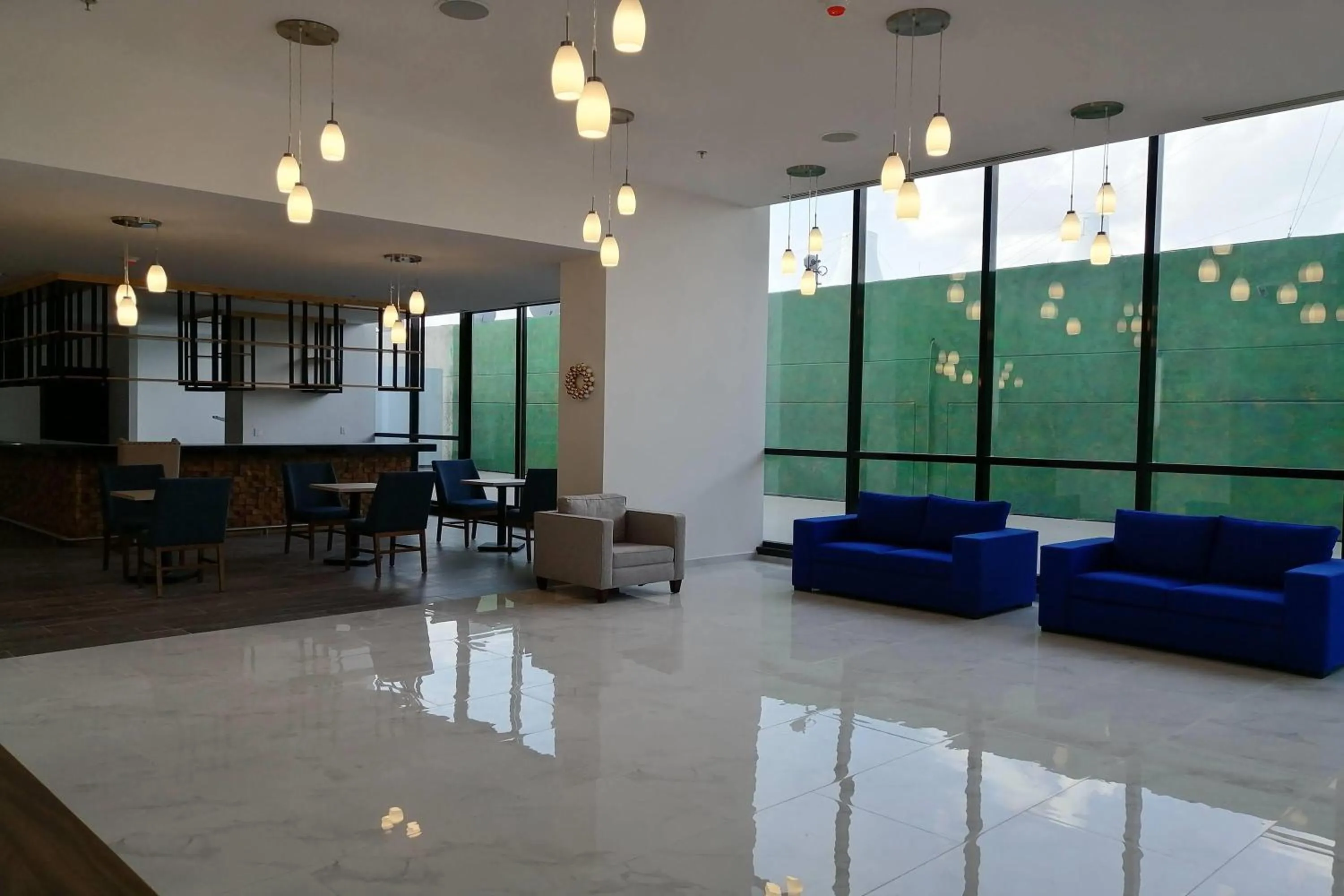 Lobby or reception in Wyndham Puebla Angelopolis