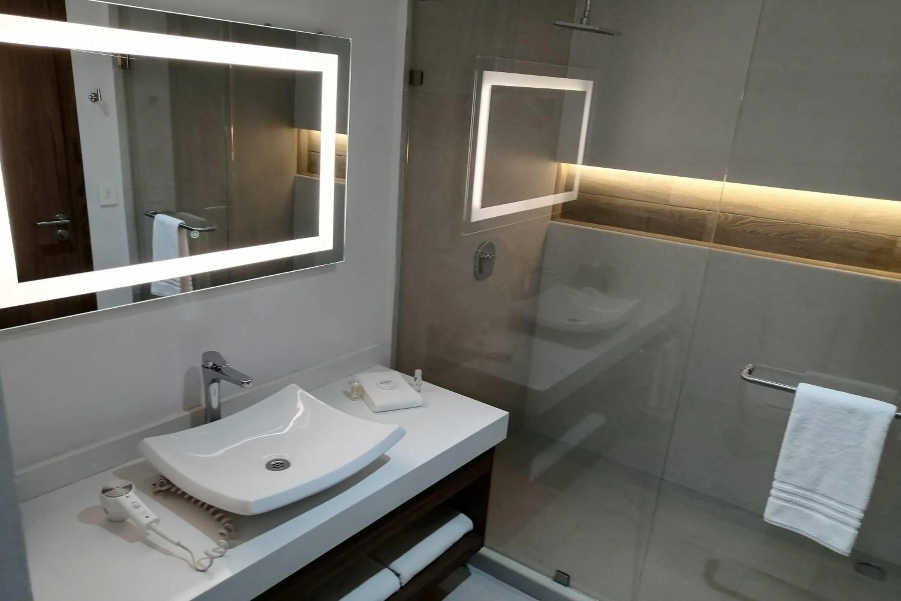 Bathroom in Wyndham Puebla Angelopolis