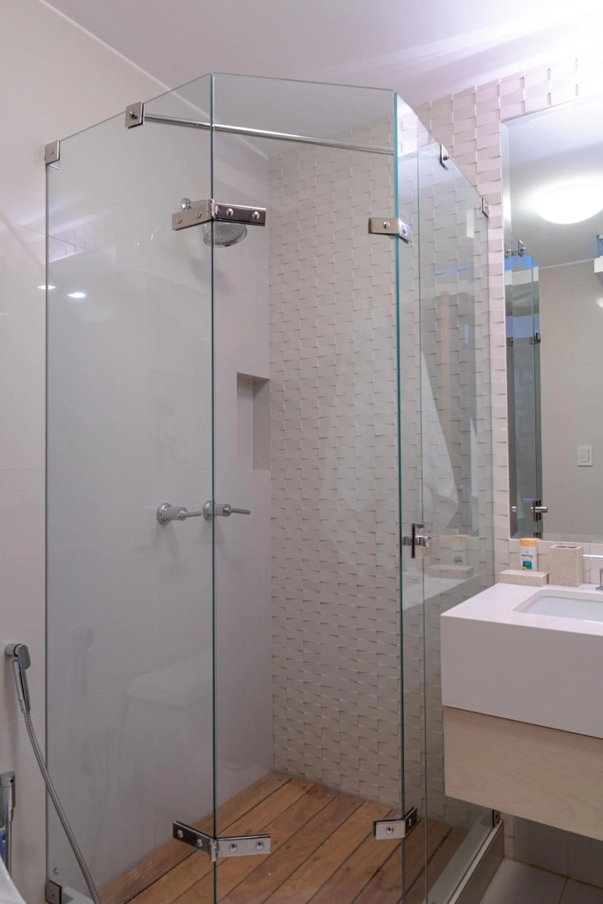 Shower in Hotel & Hacienda La Caravedo