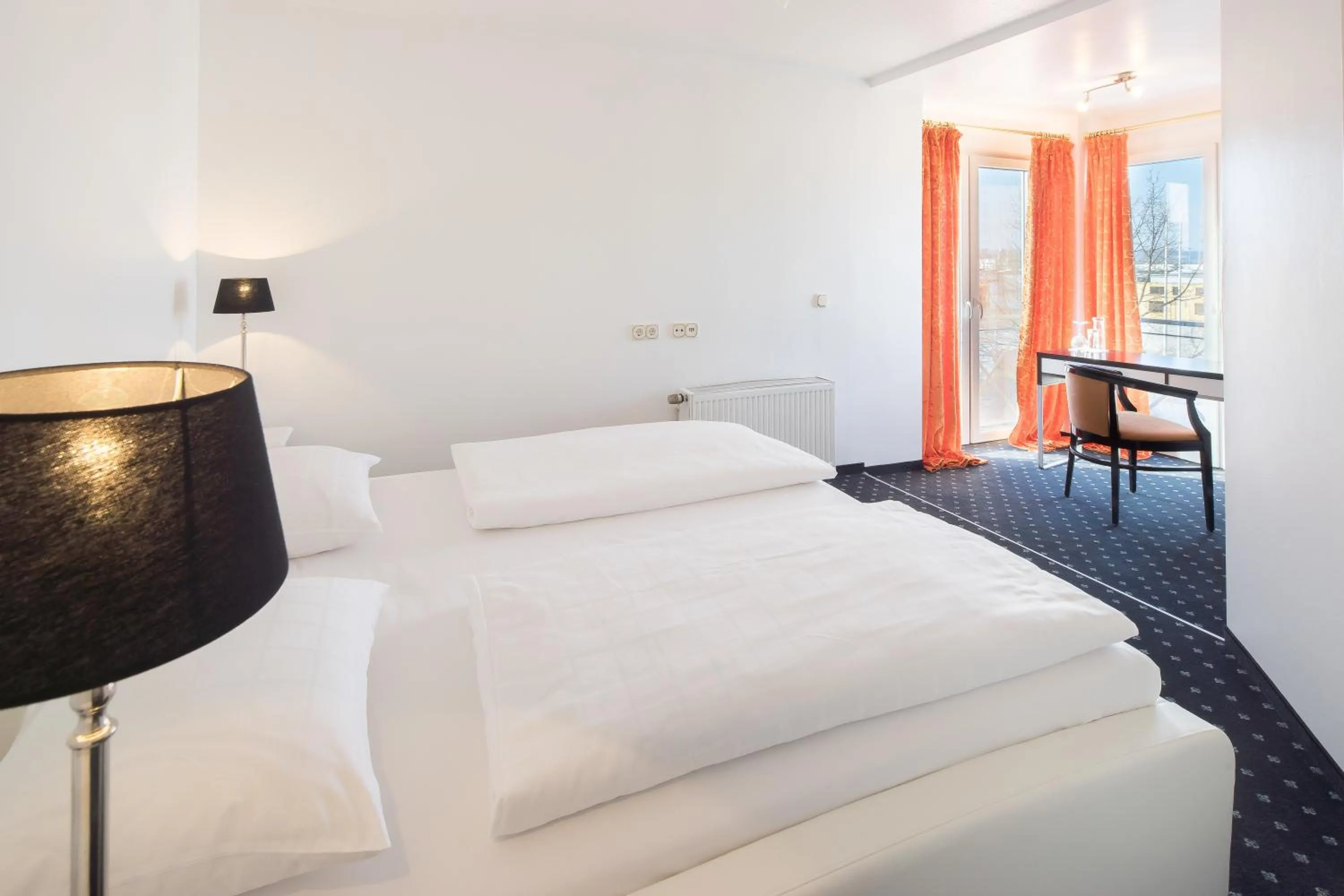 Photo of the whole room, Bed in Trip Inn Hotel Astoria