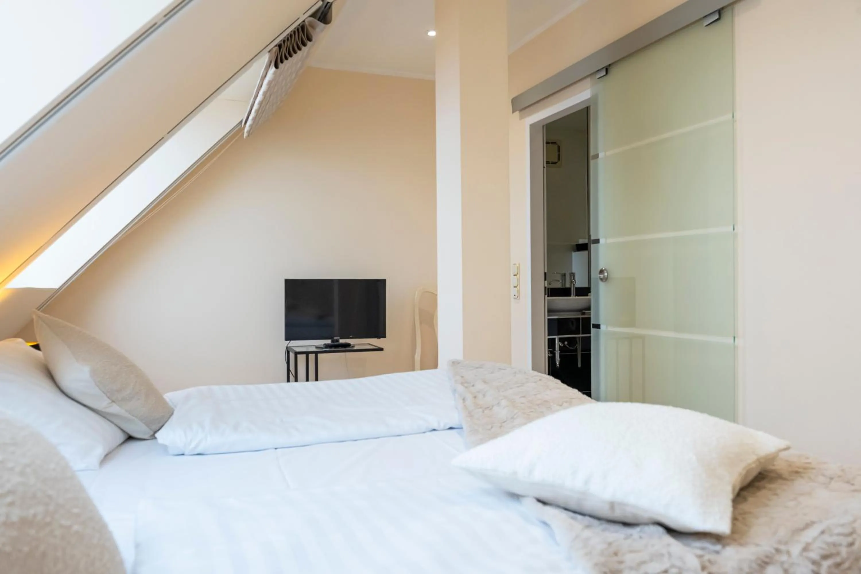 Bed in Trip Inn Hotel Astoria