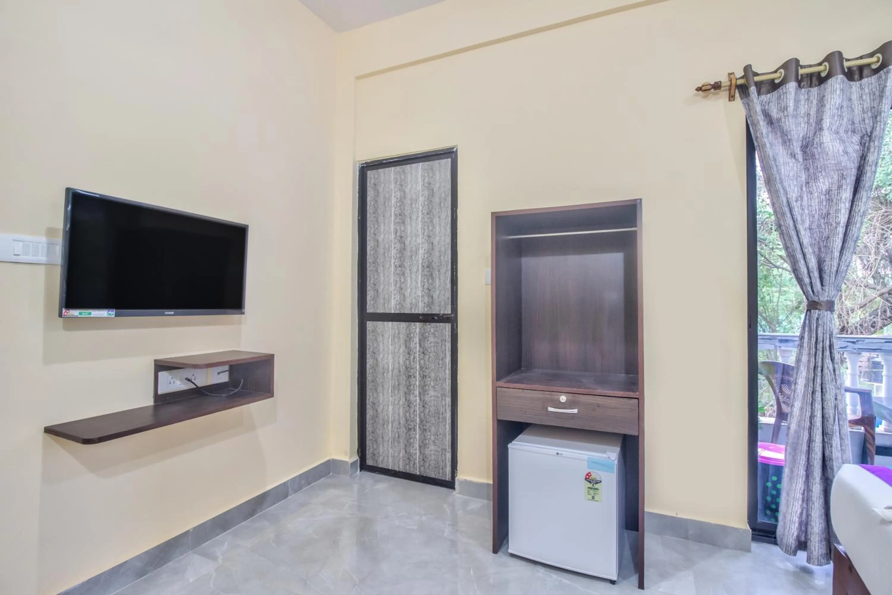 Bed in Crystal Bay Baga