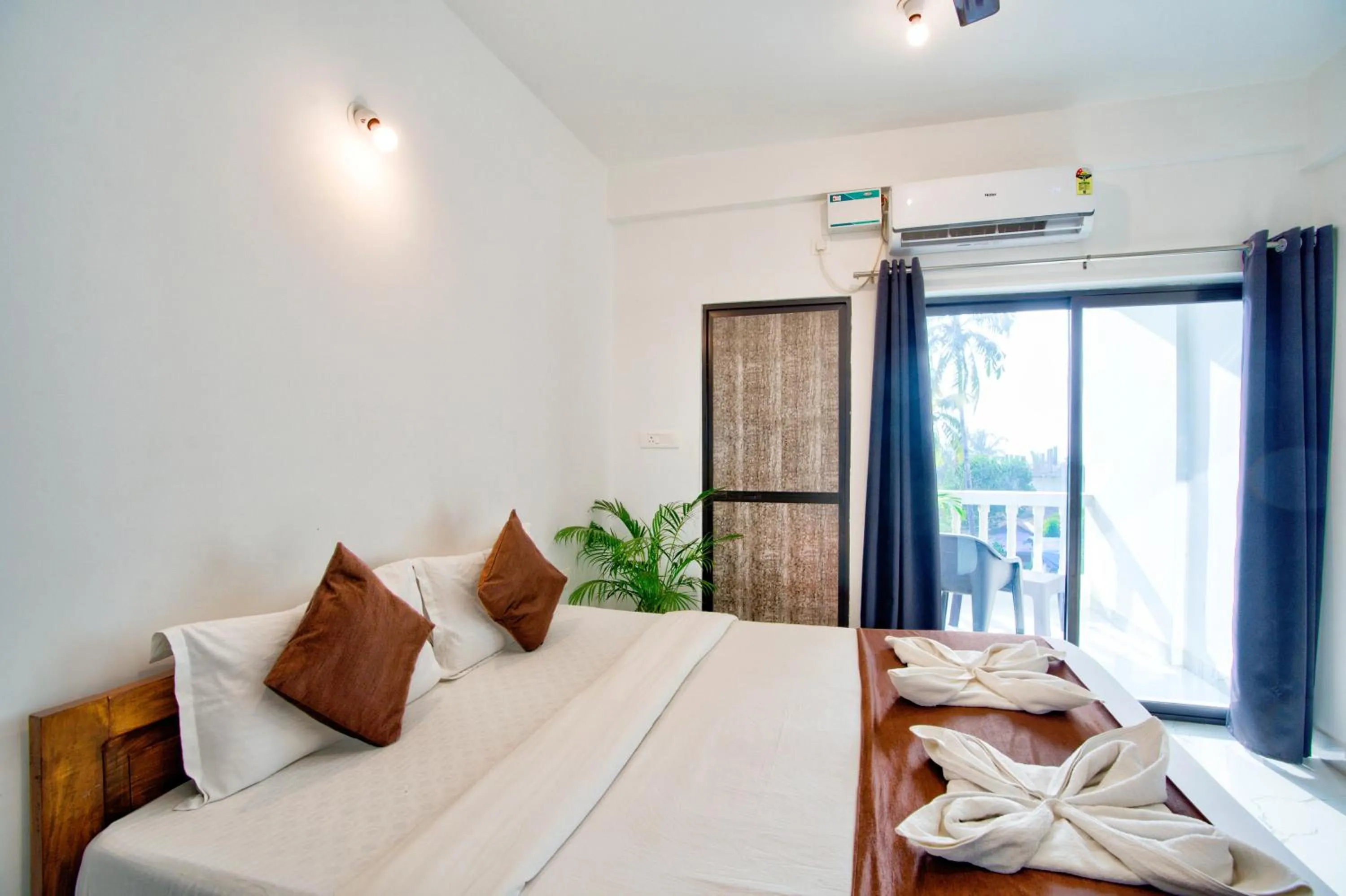 Bed in Crystal Bay Baga