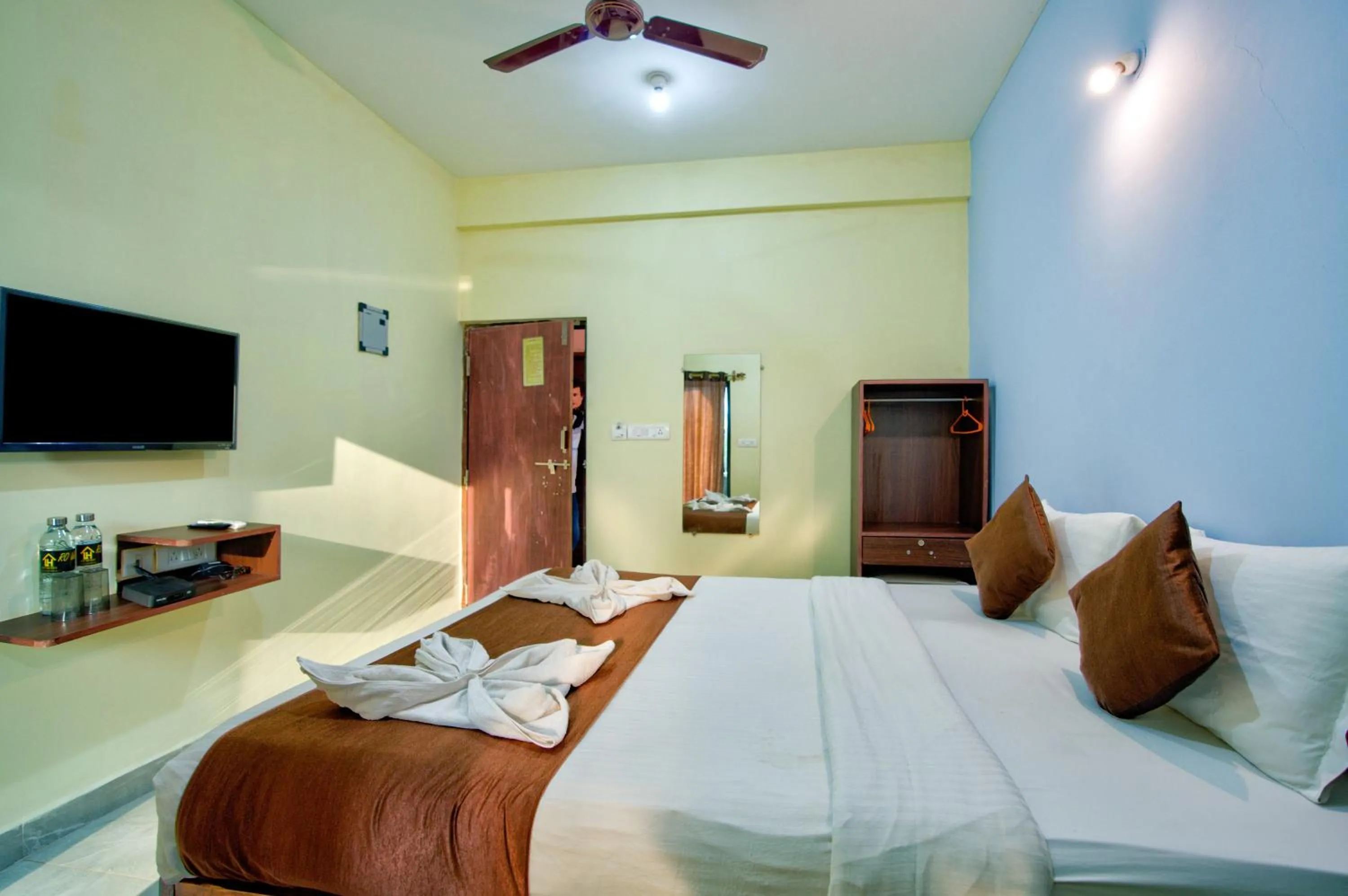 Bed in Crystal Bay Baga