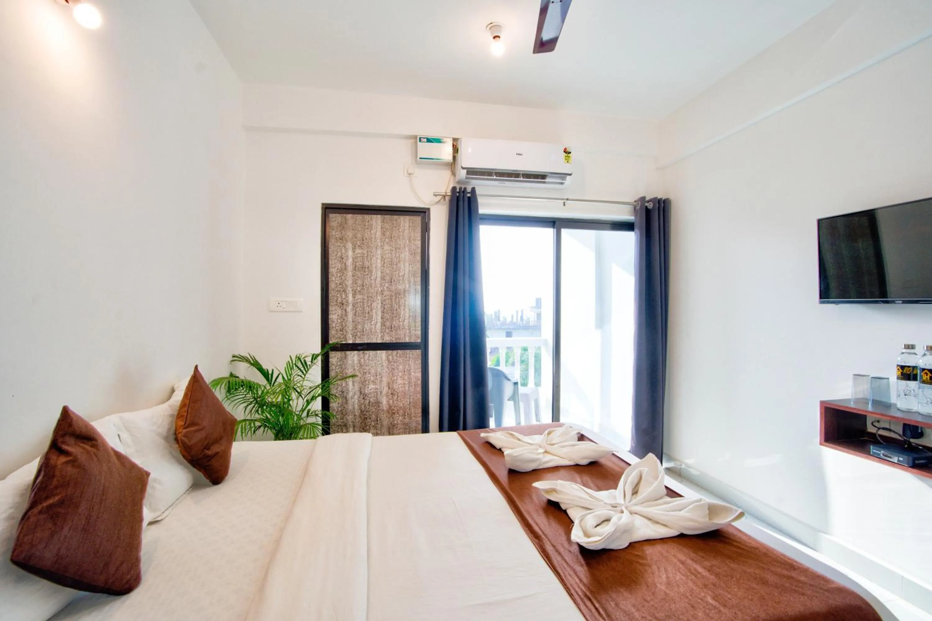 Bed in Crystal Bay Baga