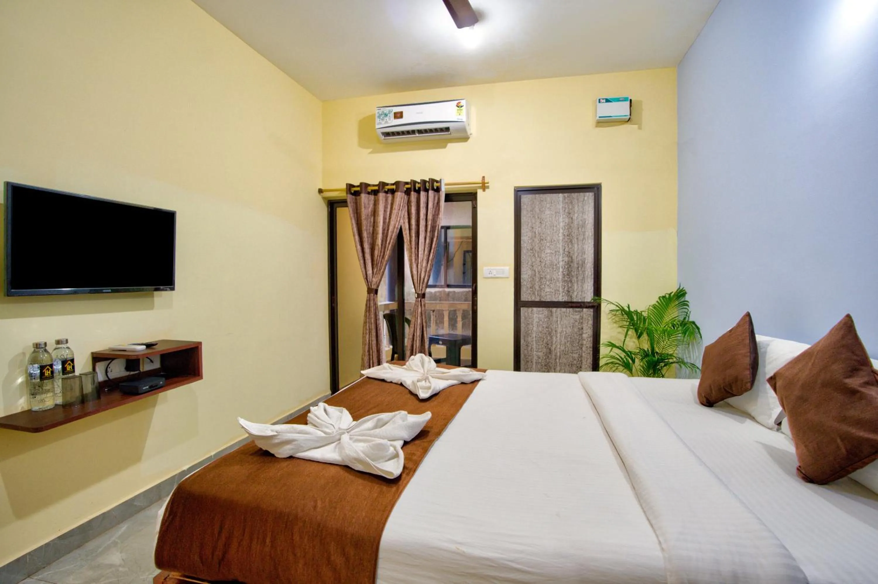 Bed in Crystal Bay Baga