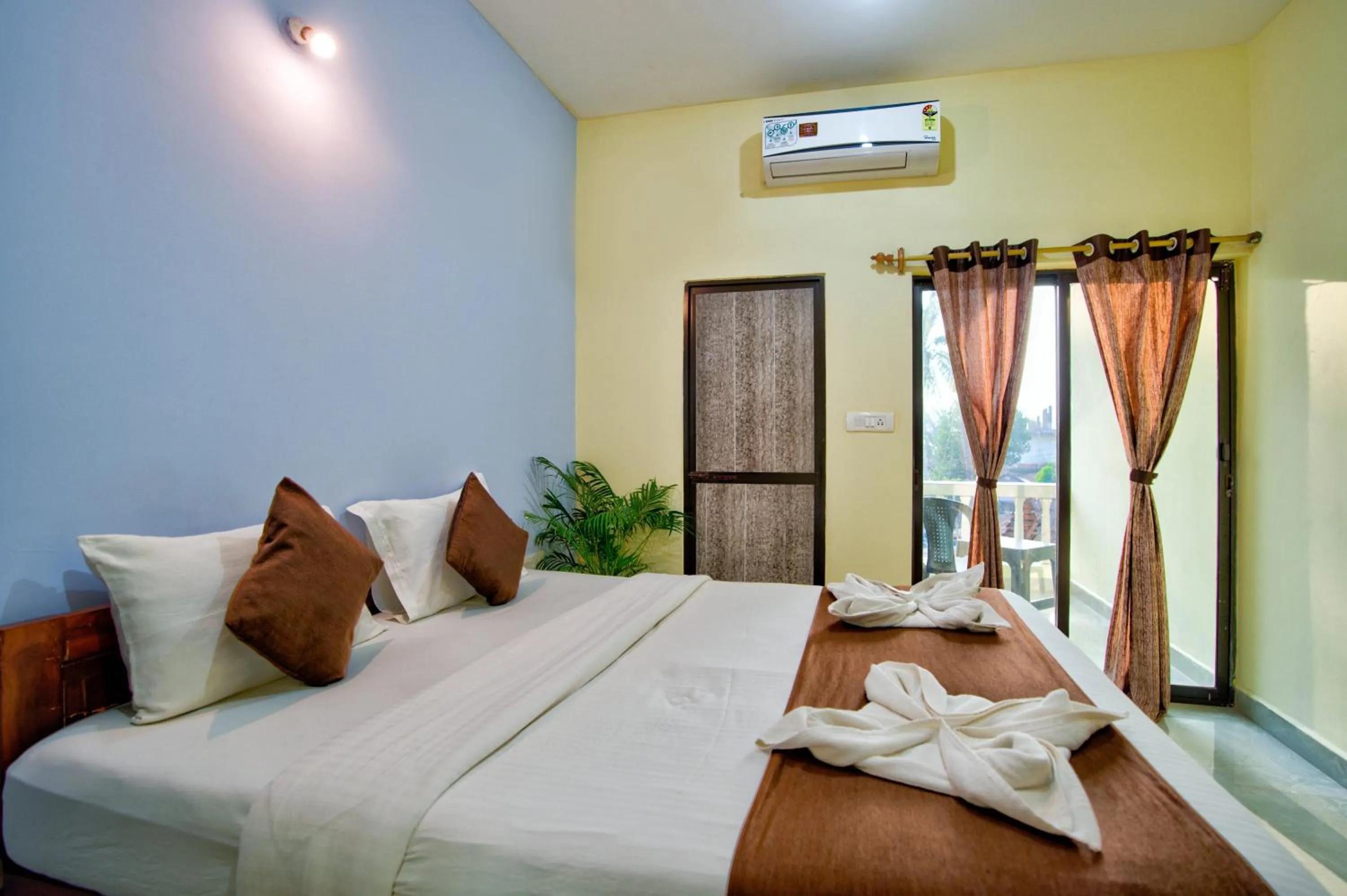 Bed in Crystal Bay Baga