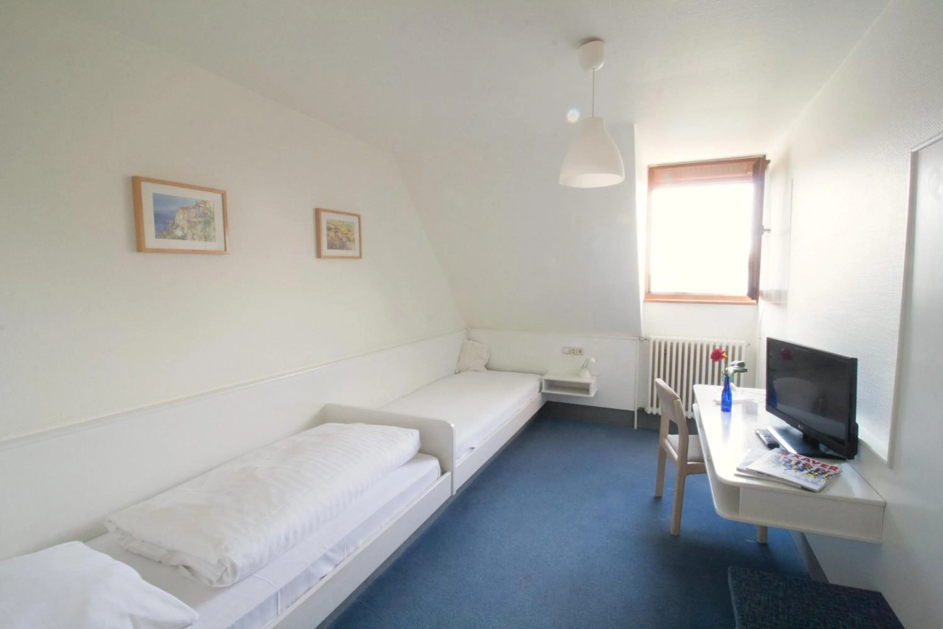 TV and multimedia, Bed in Hotel Krone Straßdorf