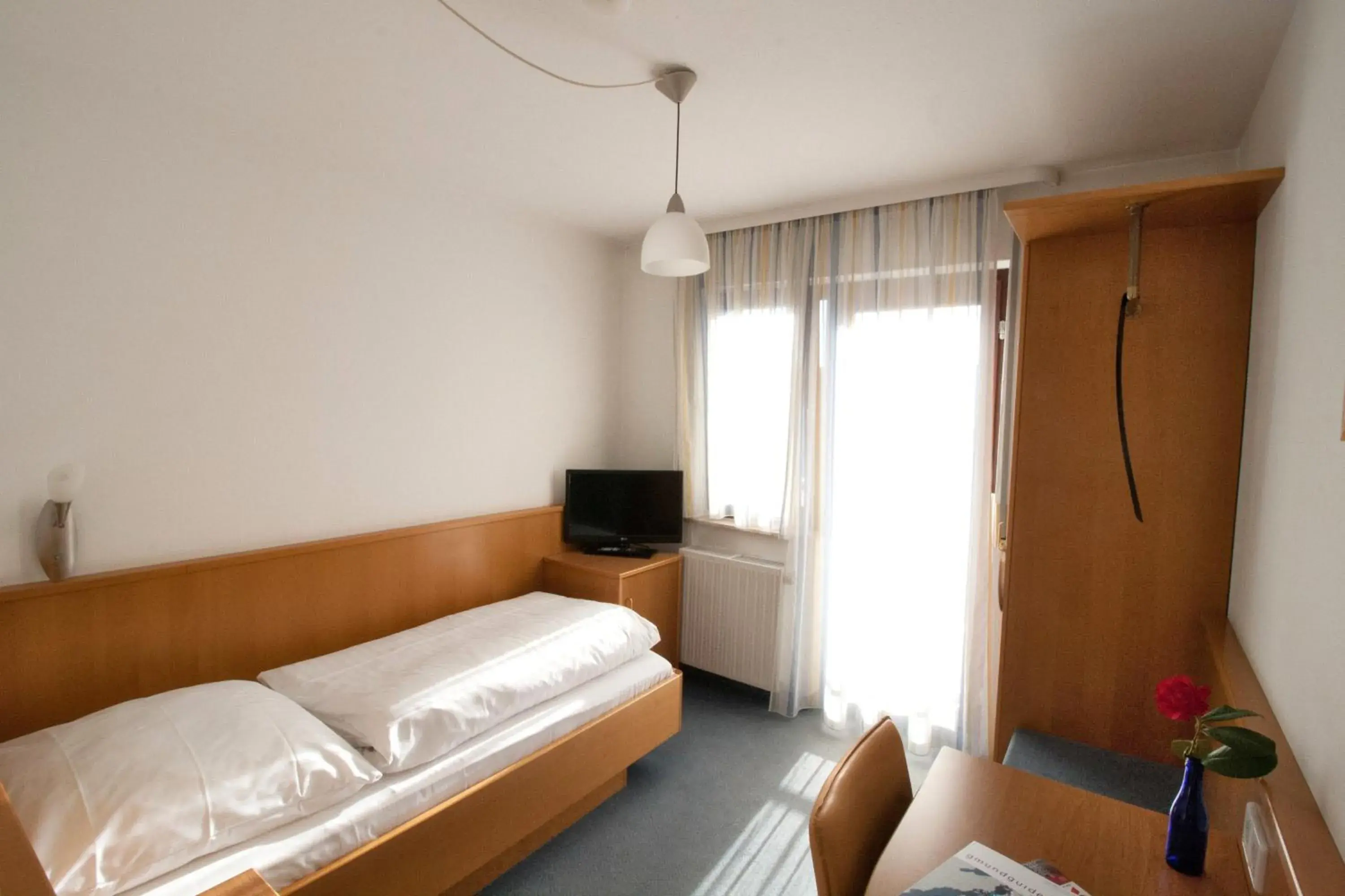 Single Room with Balcony - single occupancy in Hotel Krone Straßdorf Single Room with Balcony - single occupancy in Hotel Krone Straßdorf