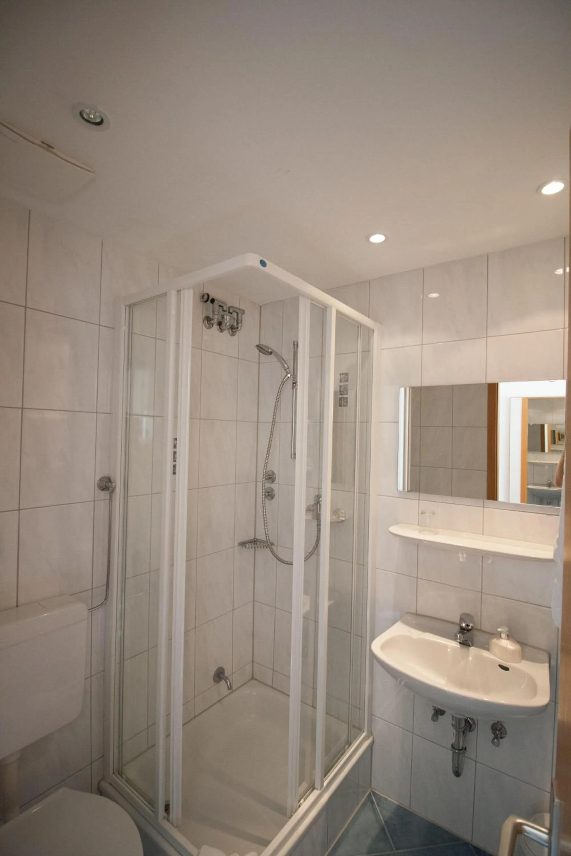 Bathroom in Hotel Krone Straßdorf