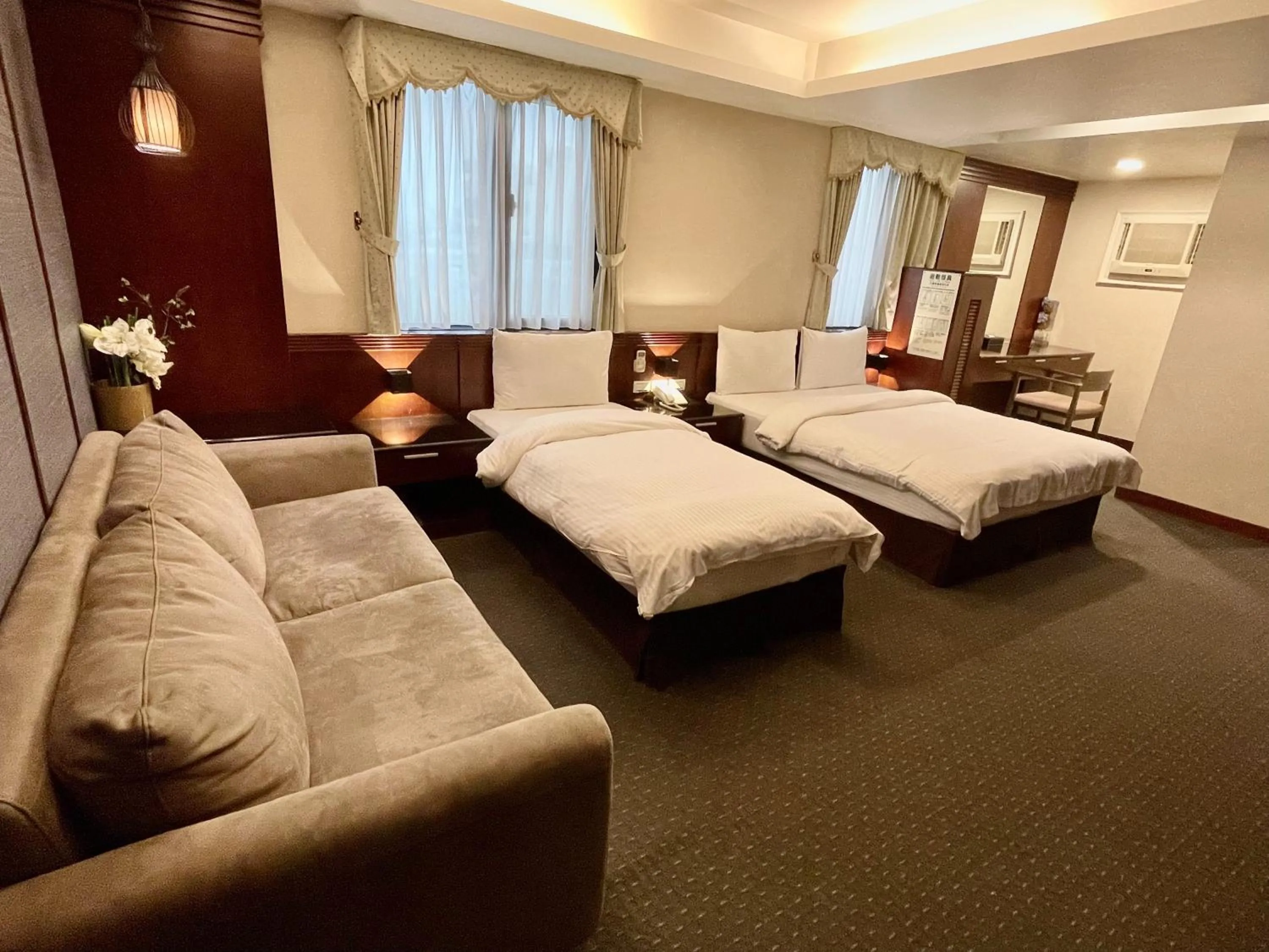 Photo of the whole room, Bed in Sun Sweet Hotel