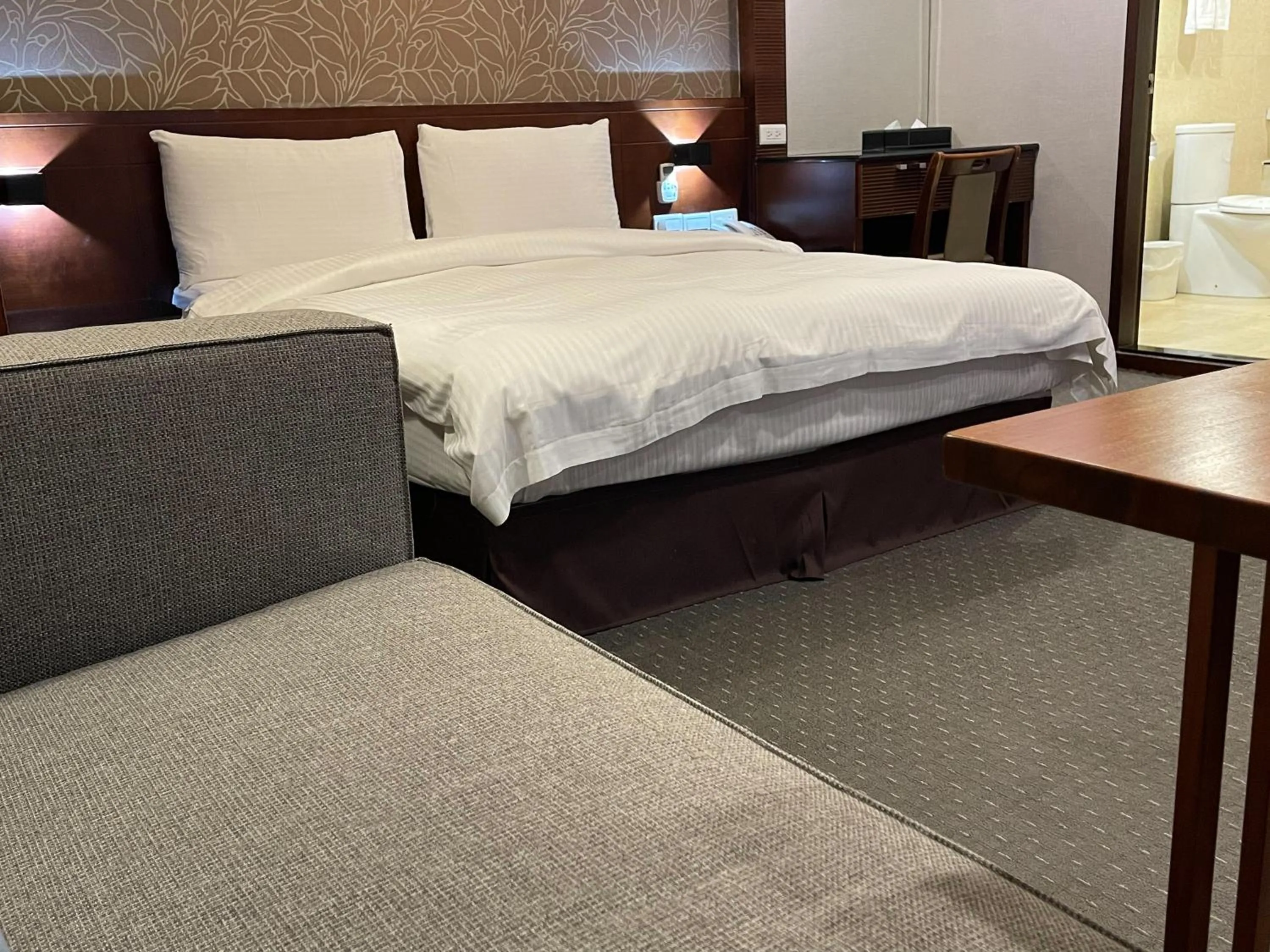 Photo of the whole room, Bed in Sun Sweet Hotel