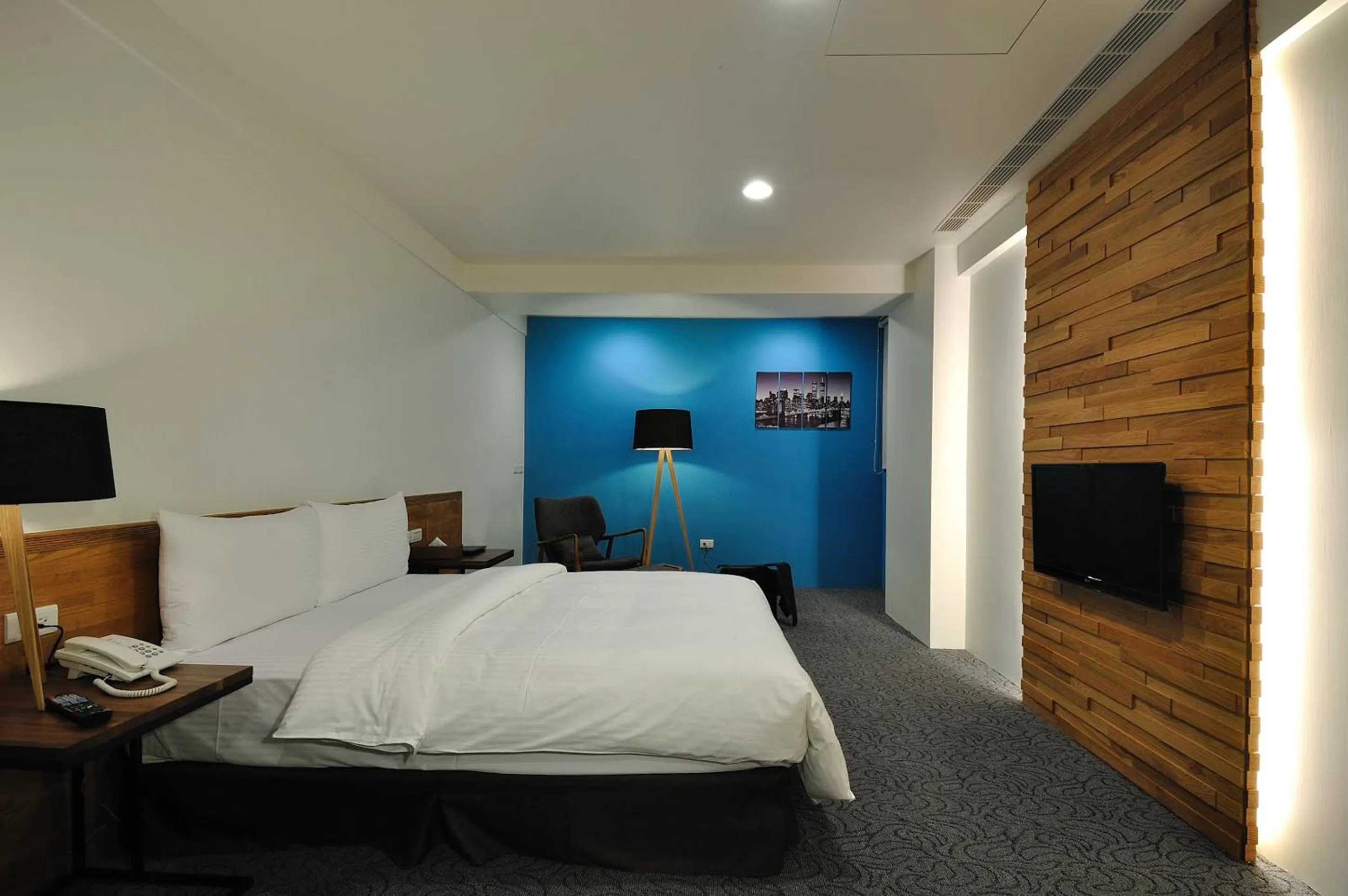 Photo of the whole room, Bed in Sun Sweet Hotel