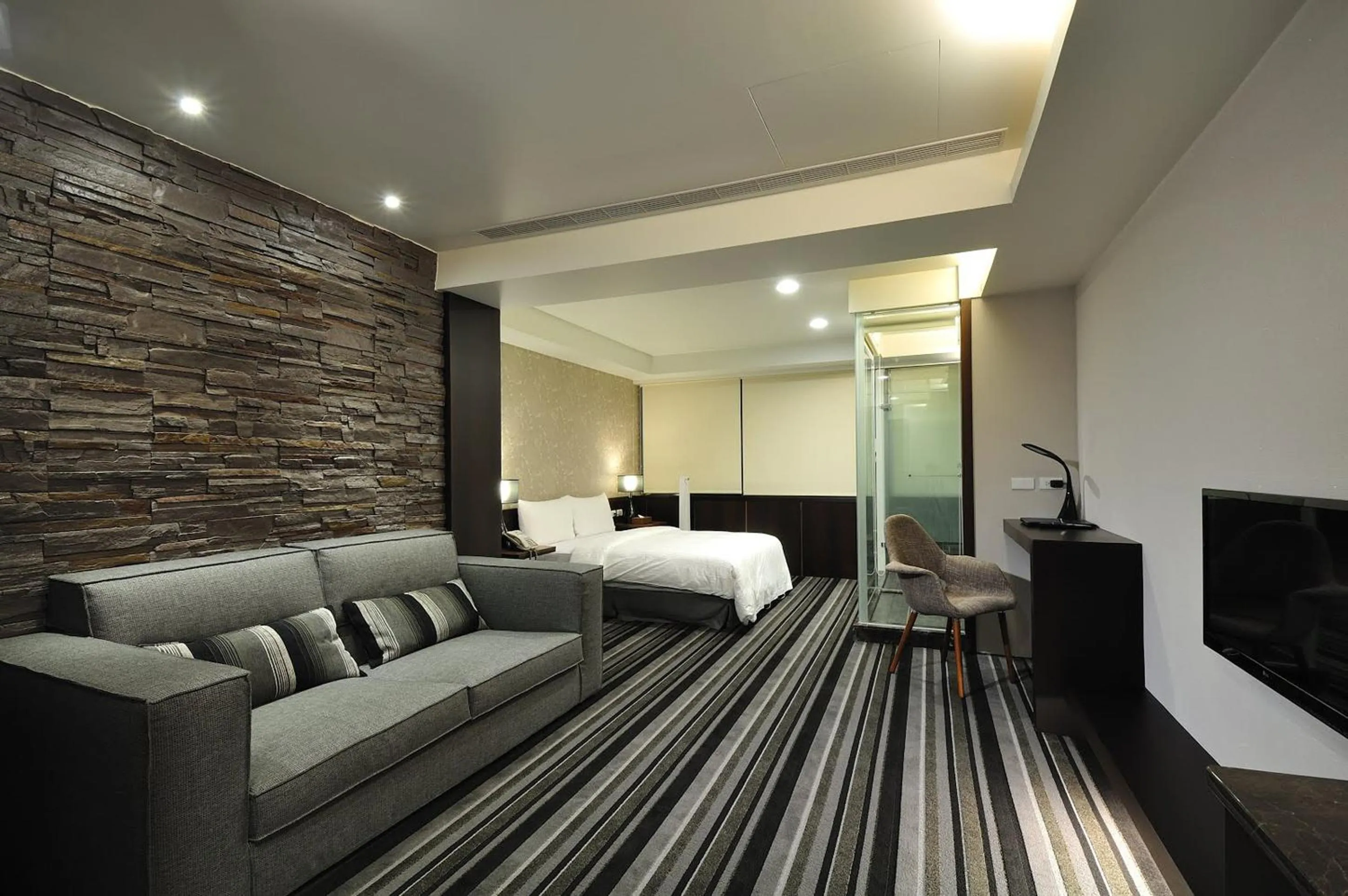 Photo of the whole room, Bed in Sun Sweet Hotel