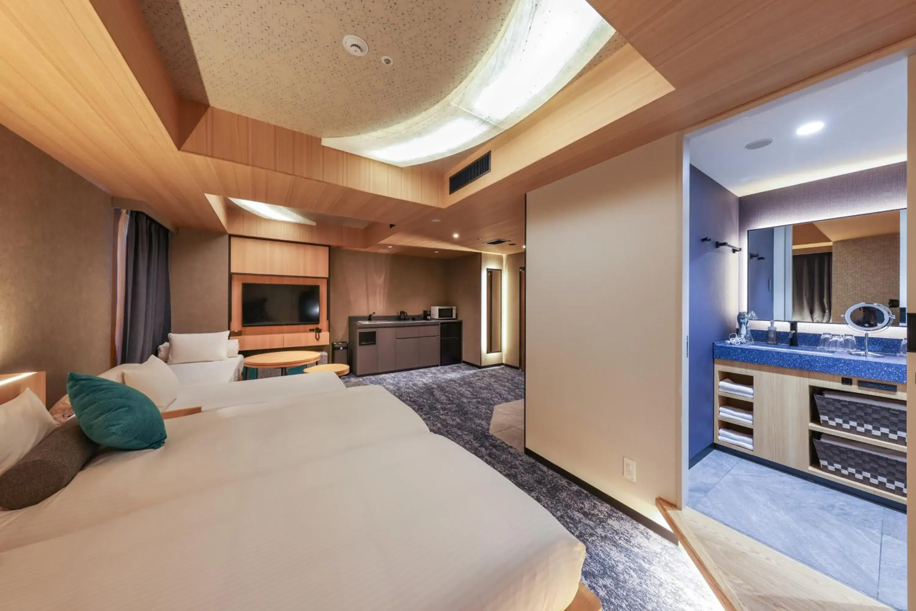 Photo of the whole room, Bed in Hotel Keihan Tenmabashi Ekimae Photo of the whole room, Bed in Hotel Keihan Tenmabashi Ekimae