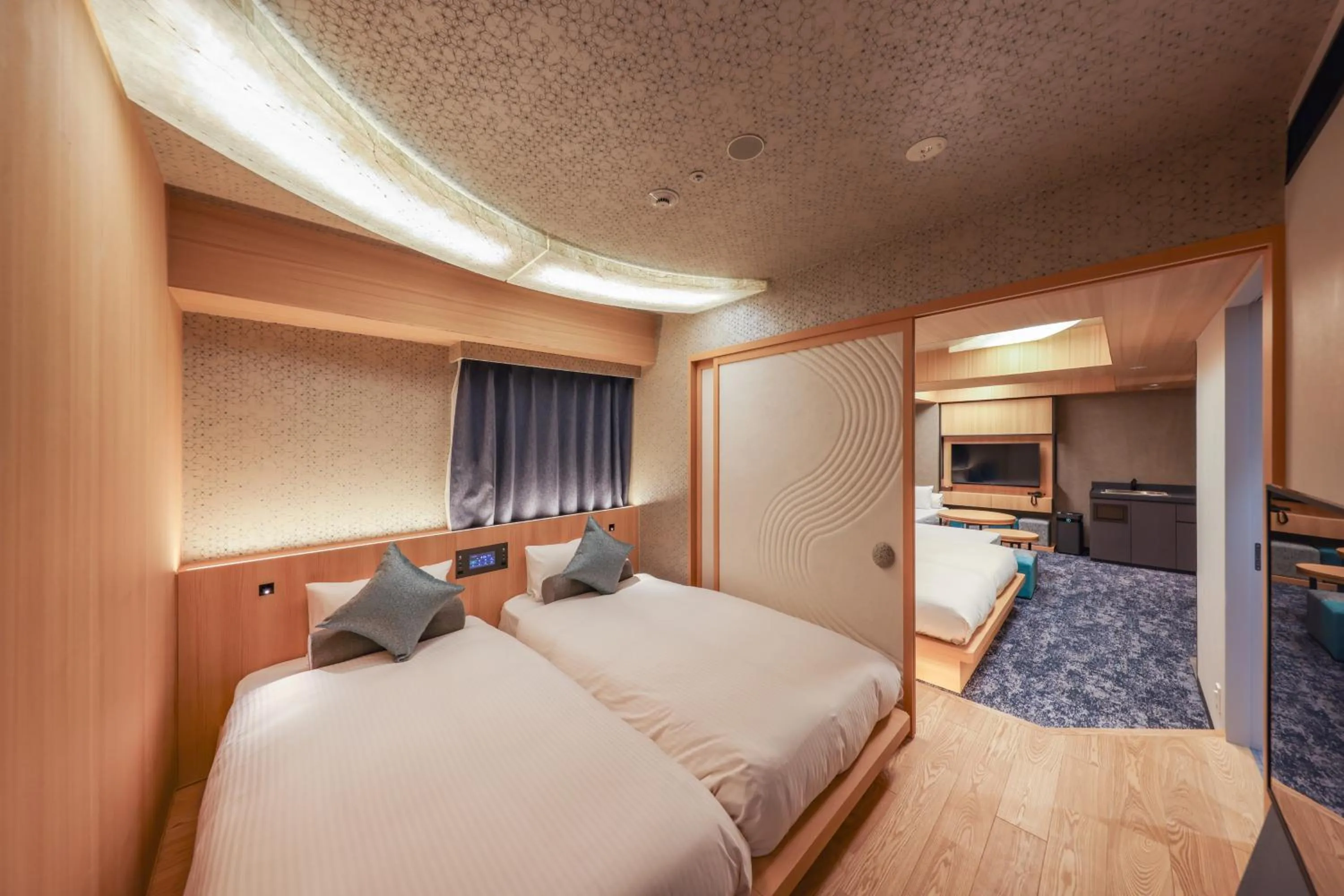 Photo of the whole room, Bed in Hotel Keihan Tenmabashi Ekimae