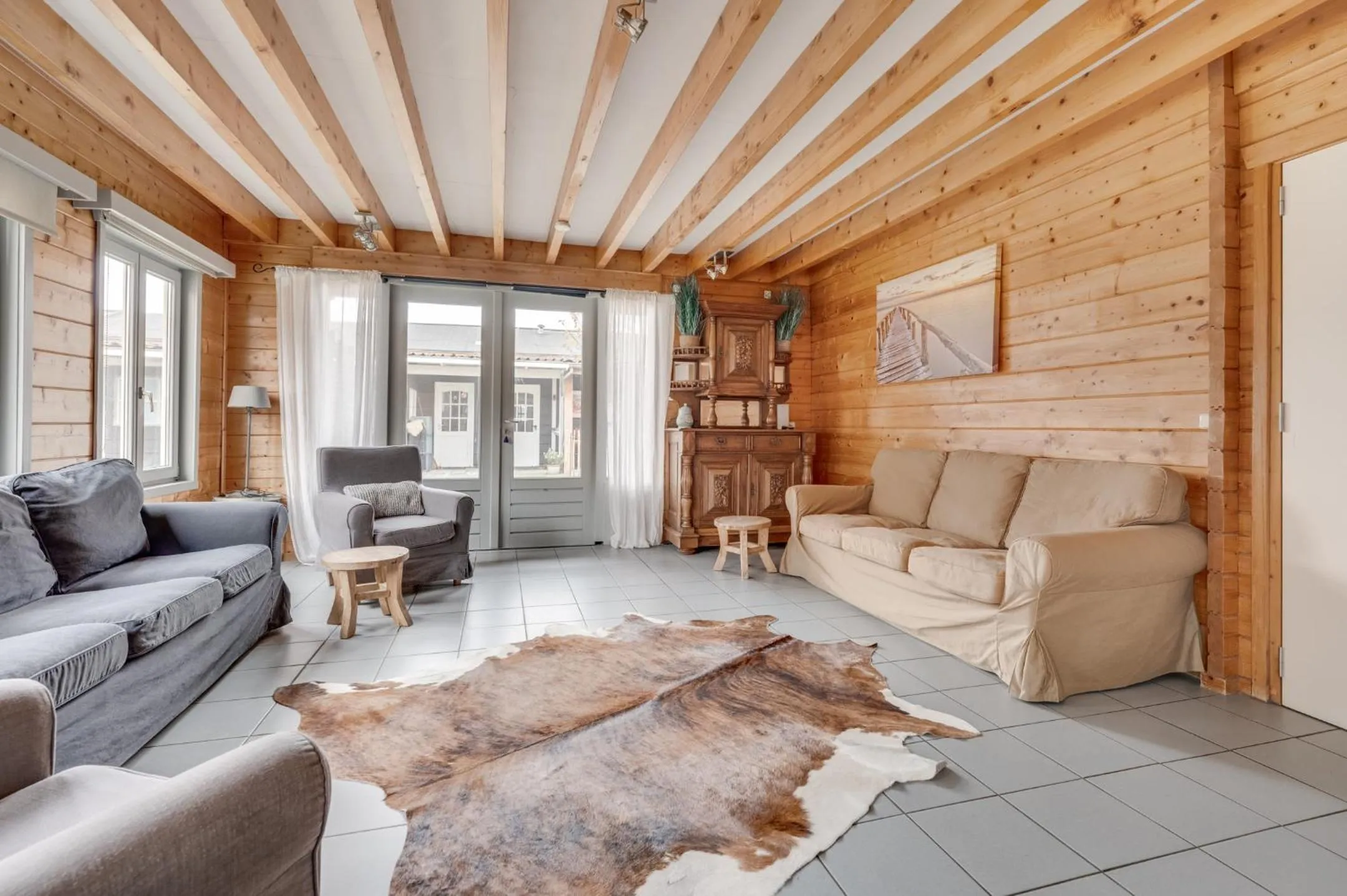 Living room in Ride by the Sea Guesthouse