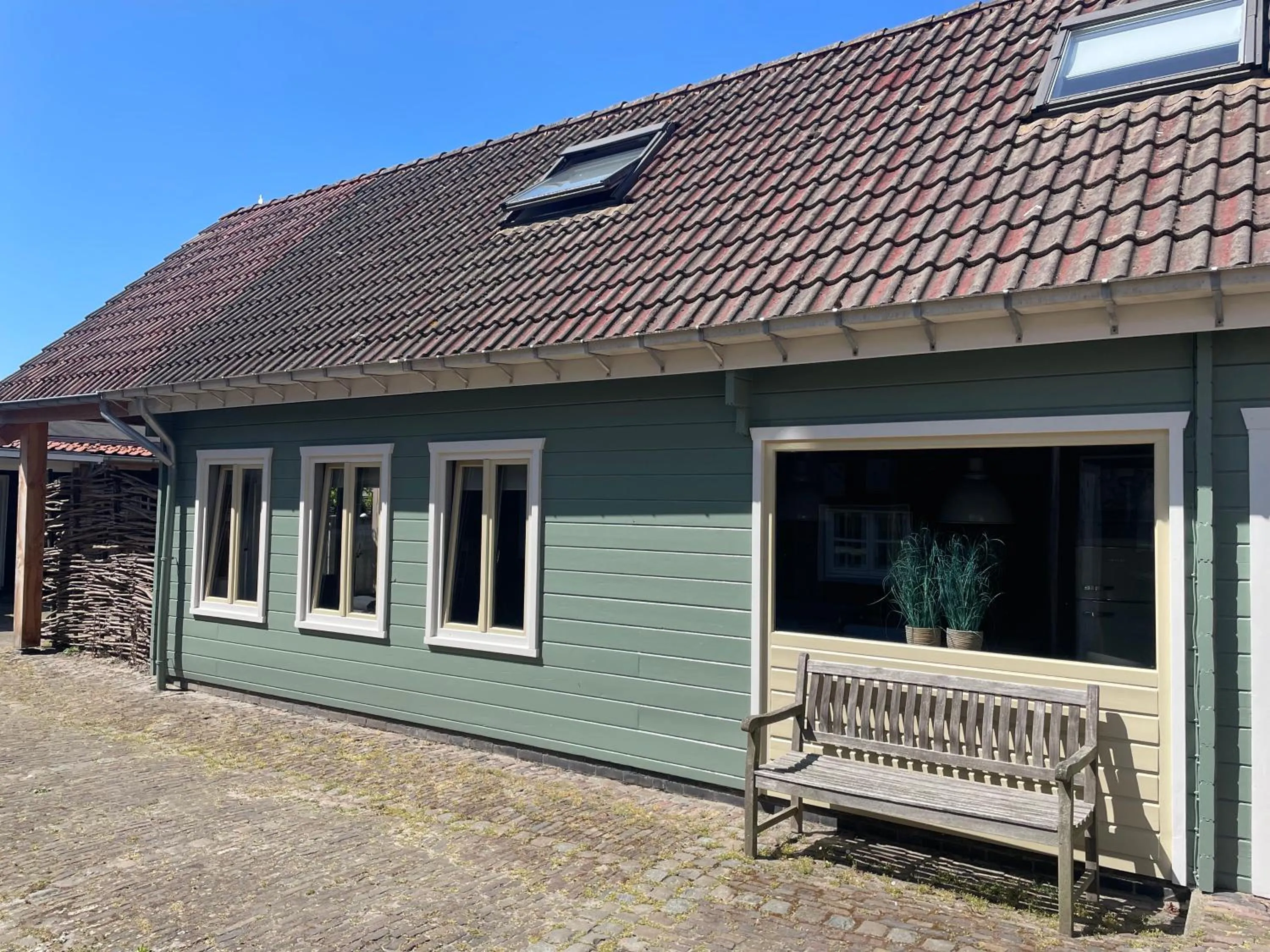 Property building in Ride by the Sea Guesthouse