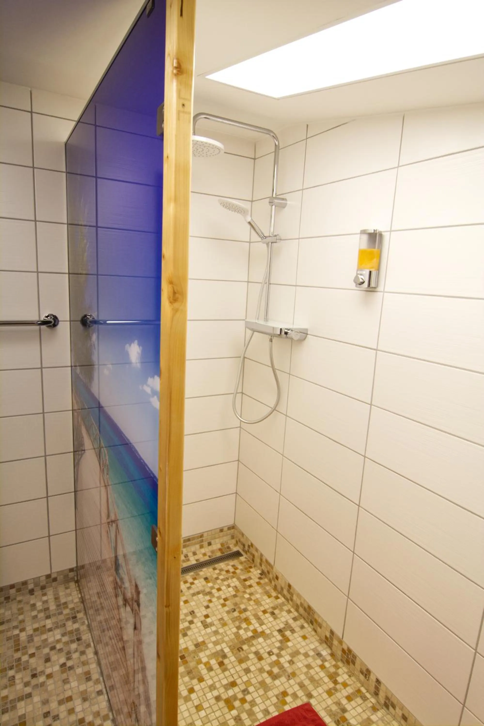 Shower in Esprit Hotel