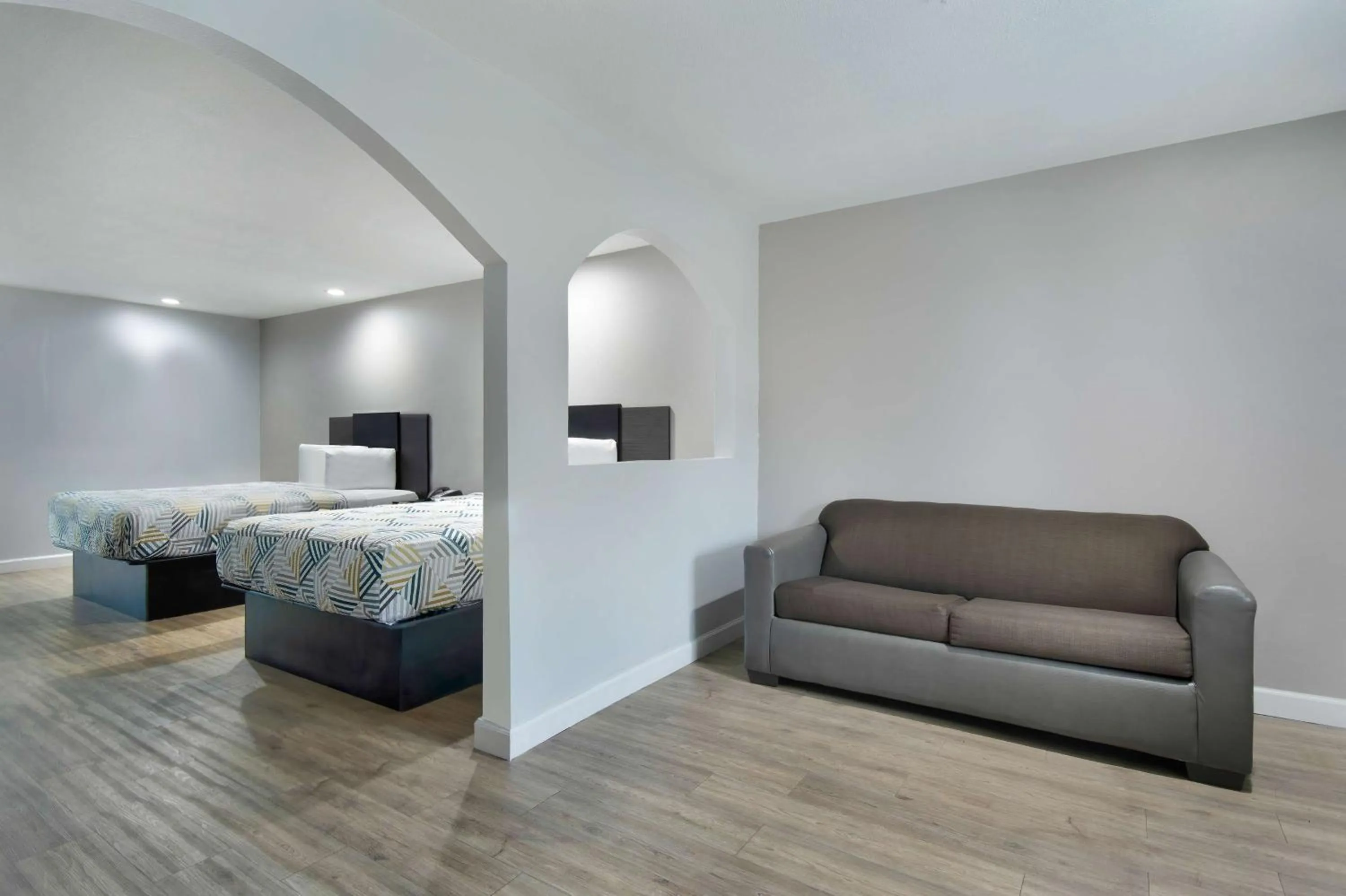 Bedroom, Bed in Motel 6 Houston, TX - I-10 West