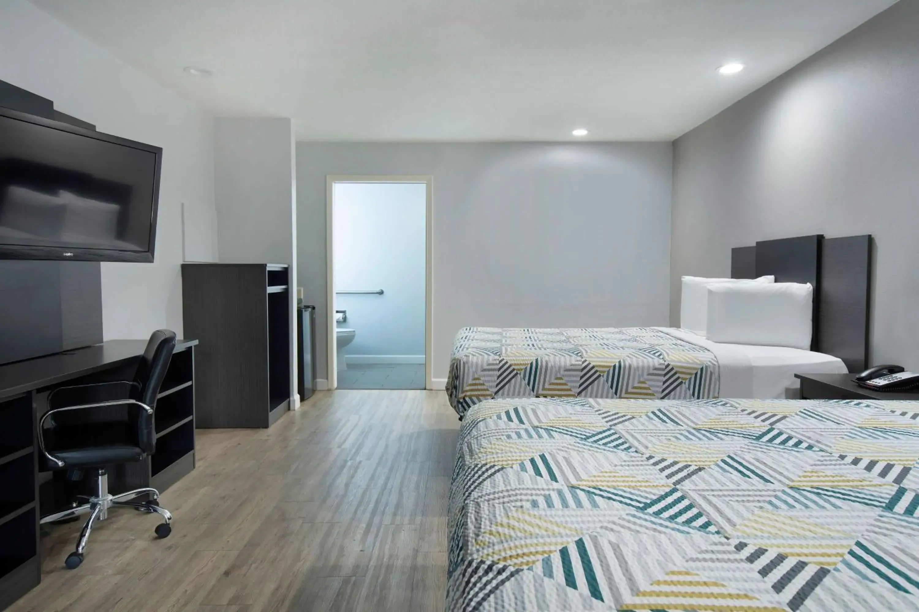 Bedroom, Bed in Motel 6 Houston, TX - I-10 West Bedroom, Bed in Motel 6 Houston, TX - I-10 West