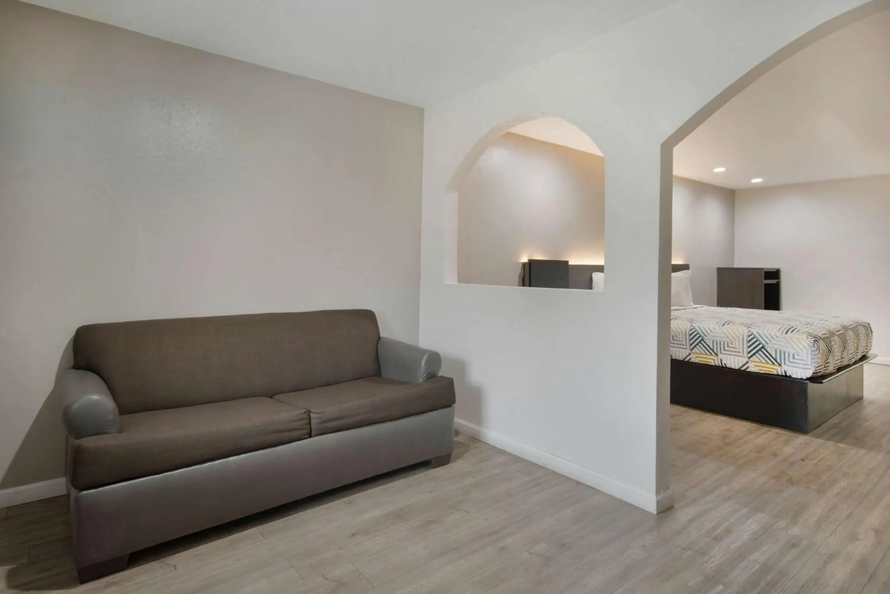 Bedroom, Bed in Motel 6 Houston, TX - I-10 West Bedroom, Bed in Motel 6 Houston, TX - I-10 West