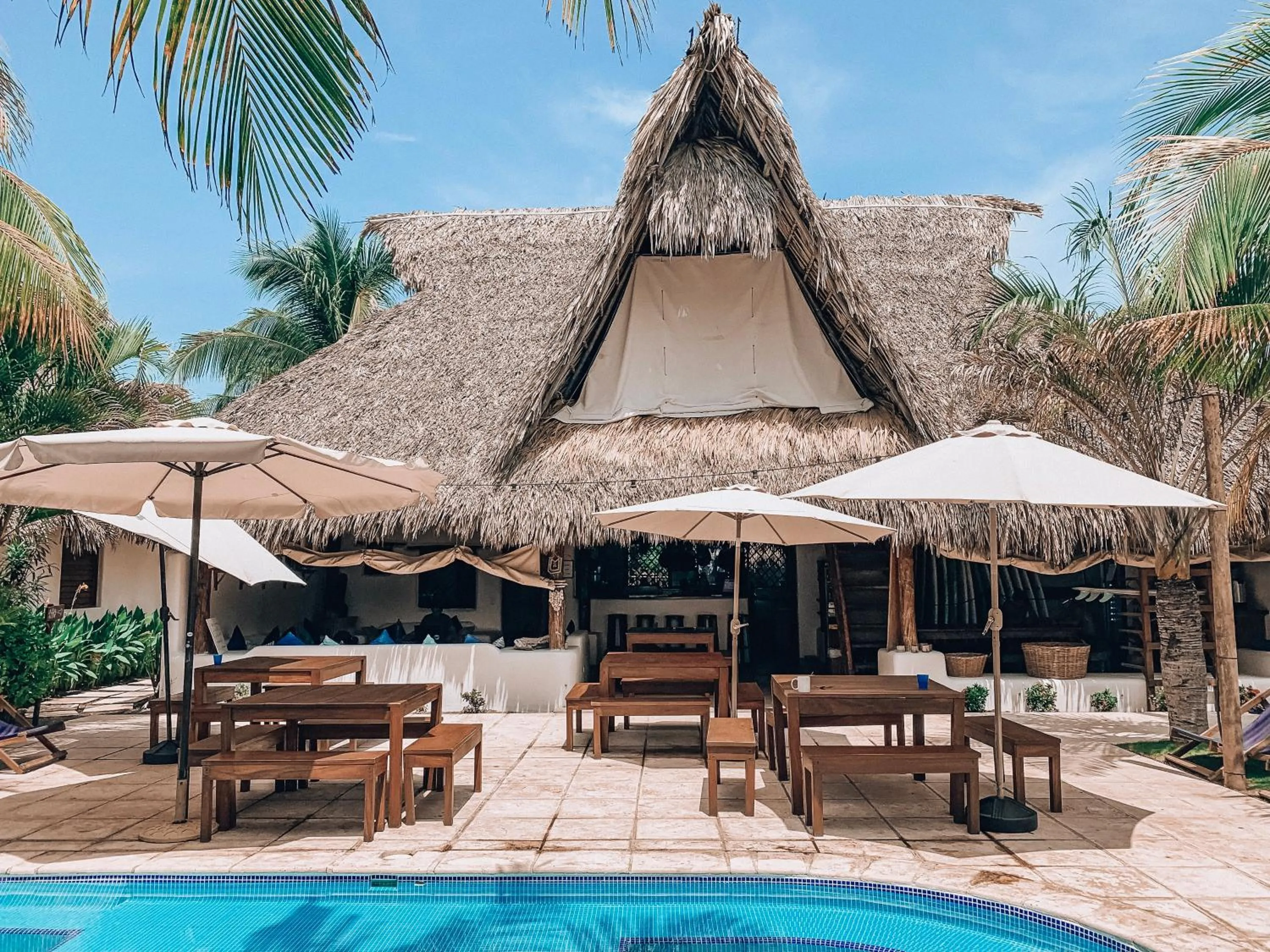 Restaurant/places to eat in Paredon Surf House