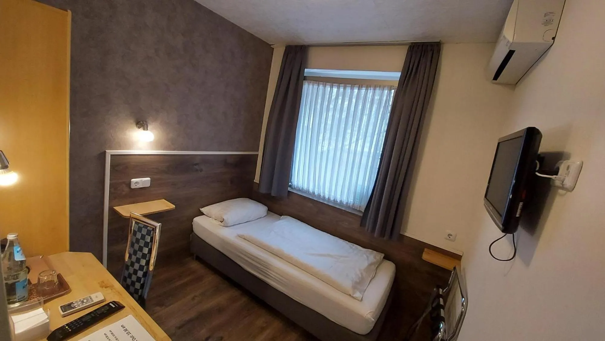 Bed in Hotel Müller Köln