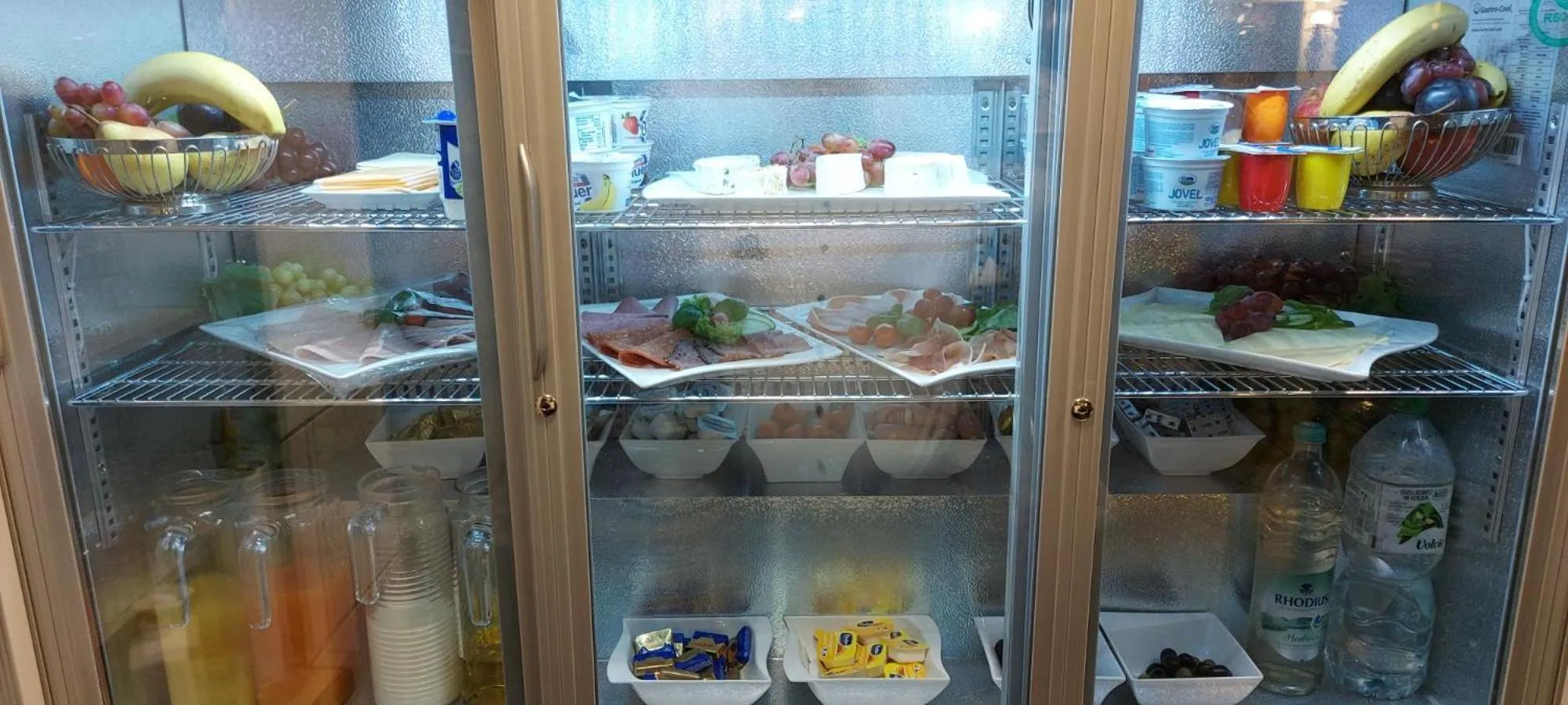 Restaurant/places to eat in Hotel Müller Köln