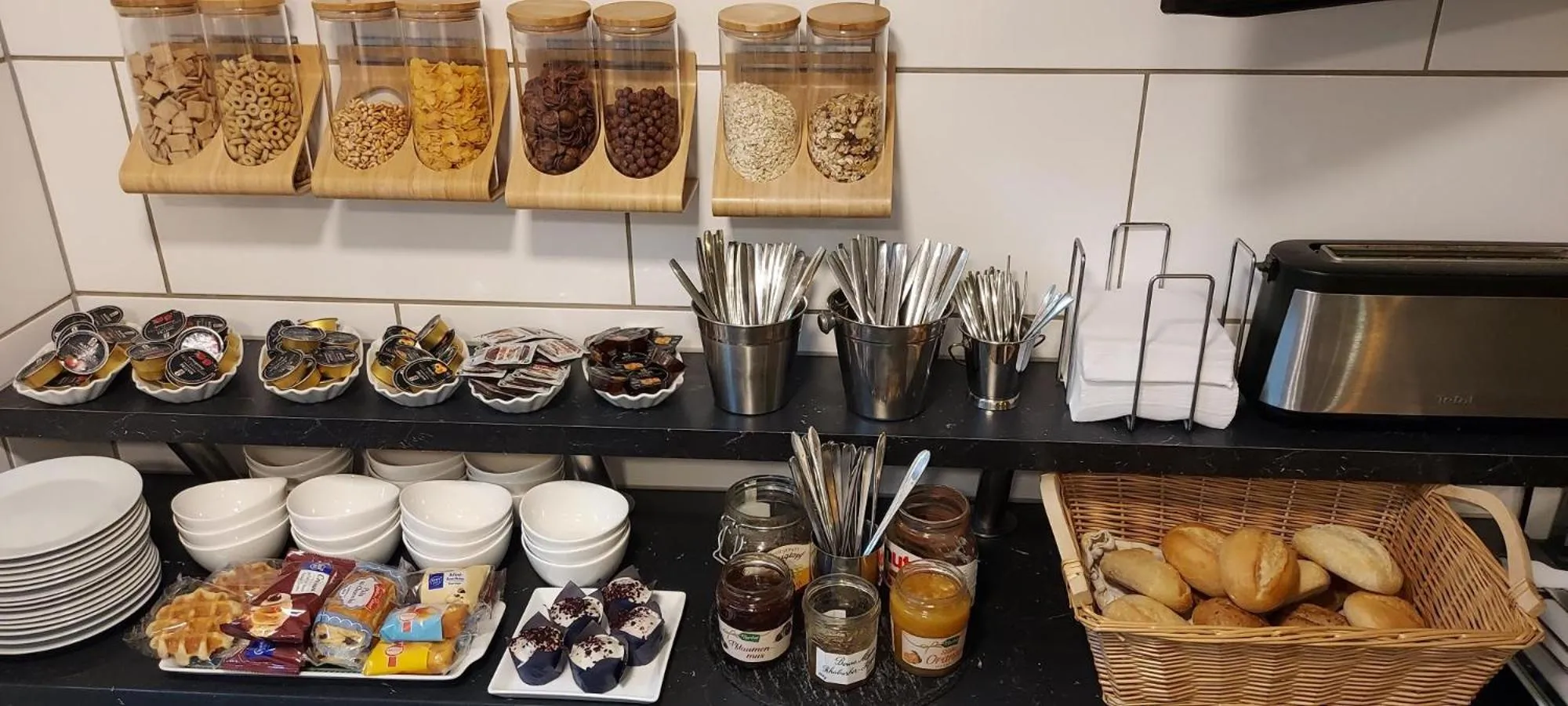 Restaurant/places to eat in Hotel Müller Köln