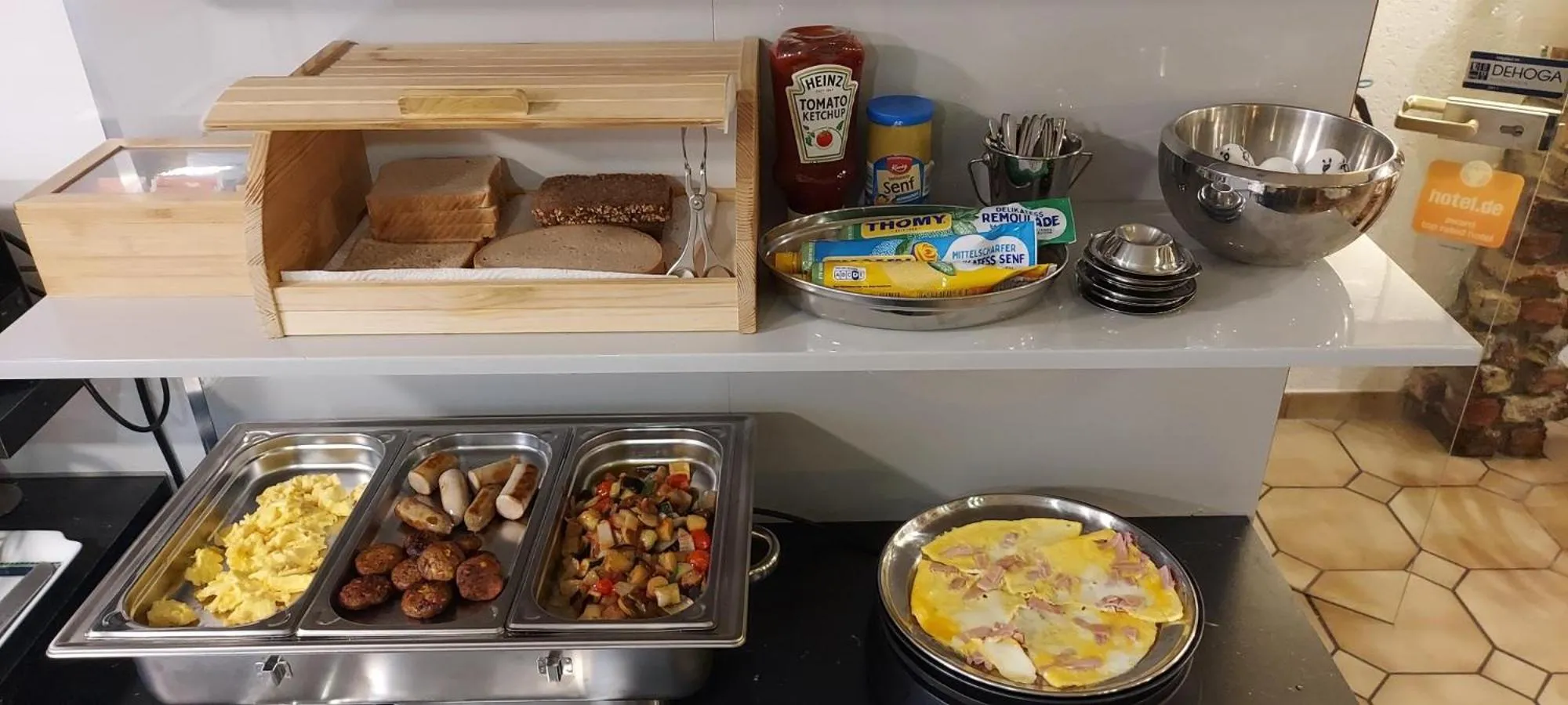 Restaurant/places to eat in Hotel Müller Köln