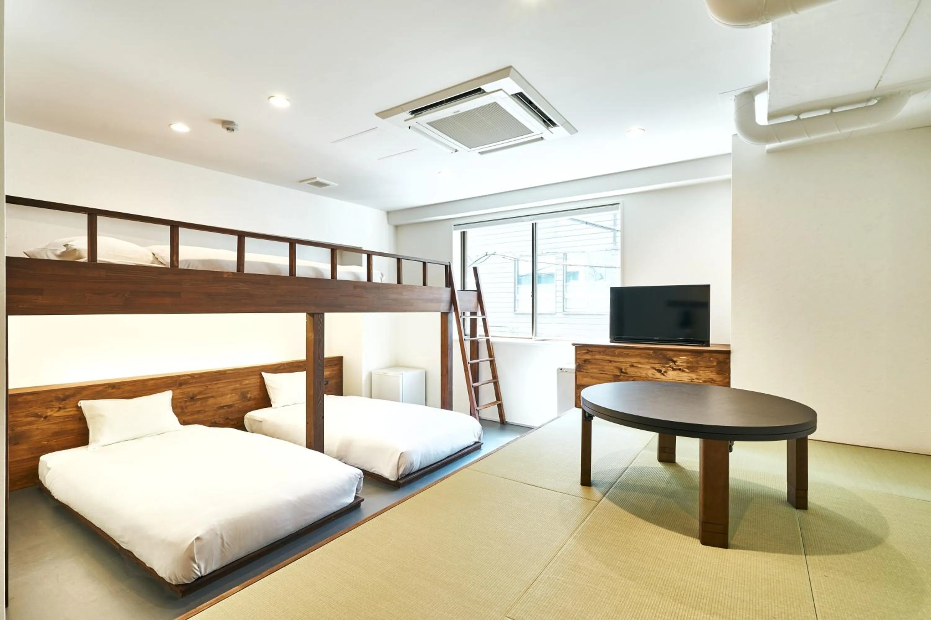 Photo of the whole room, Bed in Cocts Akihabara